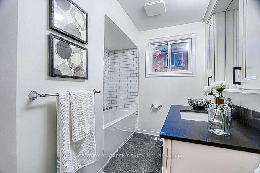 164 Gardiner Drive Property Photo 23