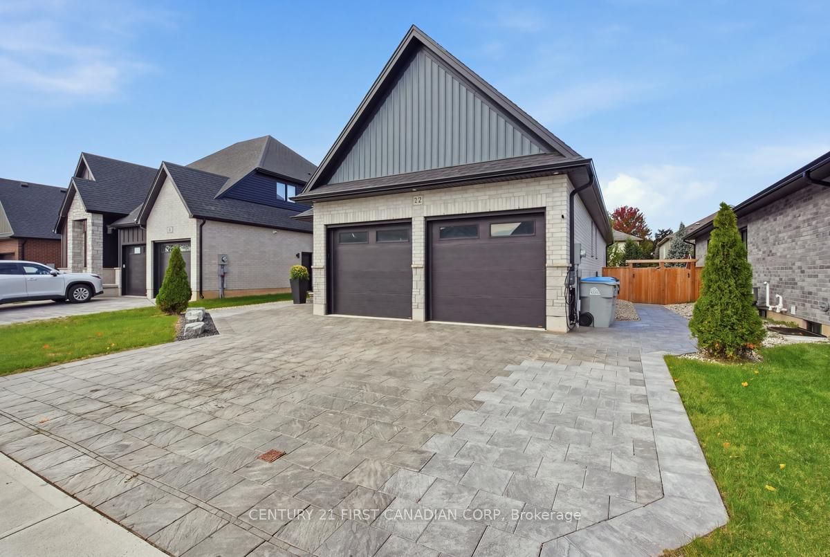 12 Briscoe Crescent Property Photo 2