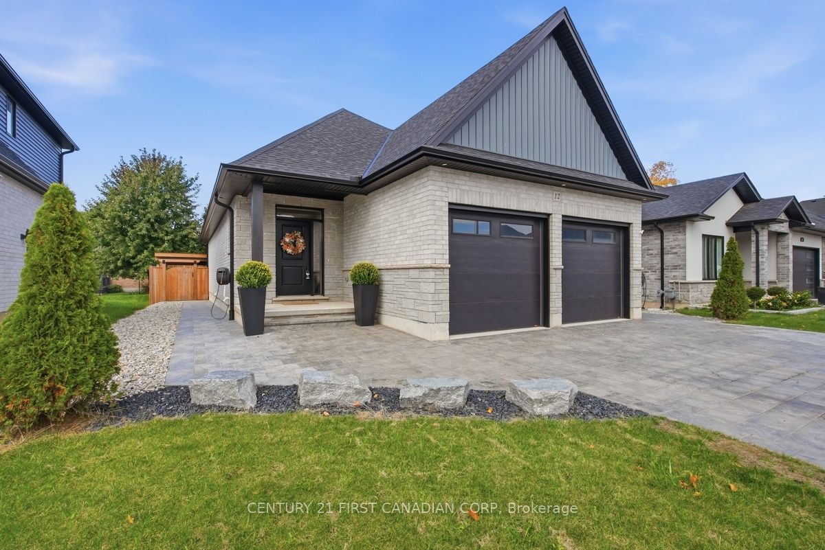 12 Briscoe Crescent Property Photo 3