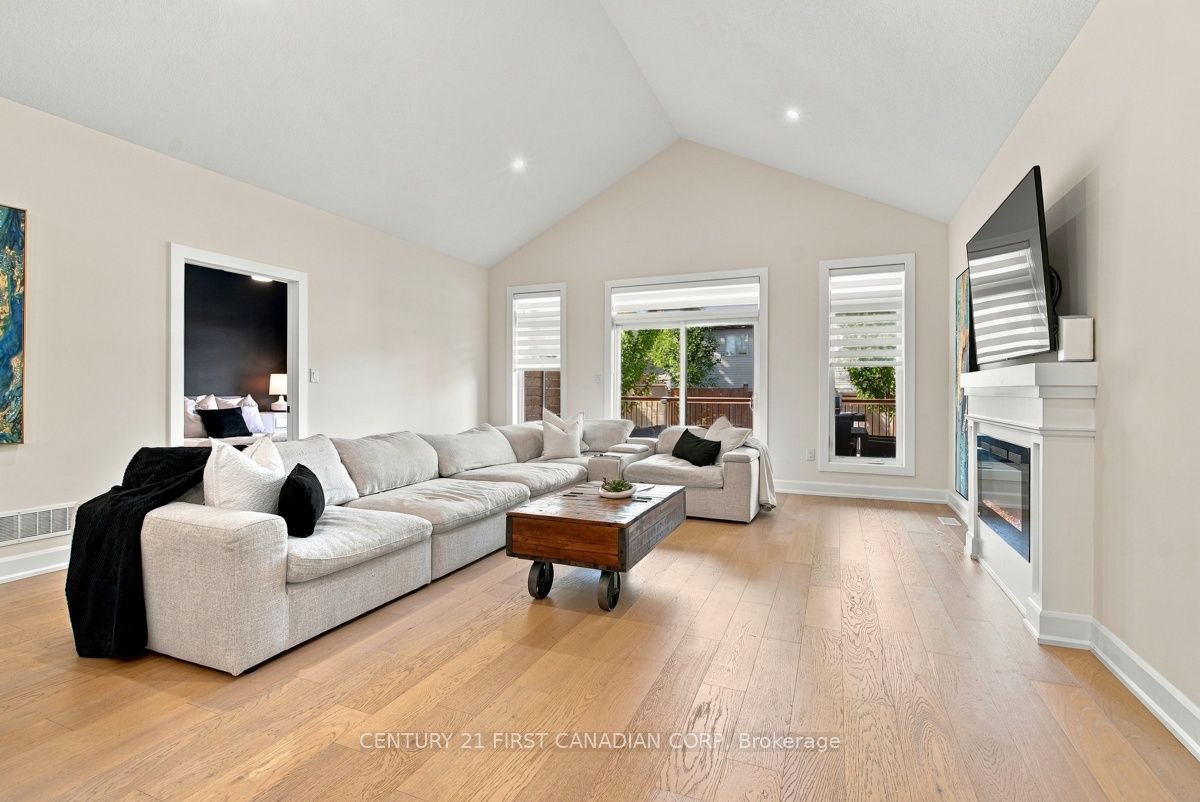 12 Briscoe Crescent Property Photo 9