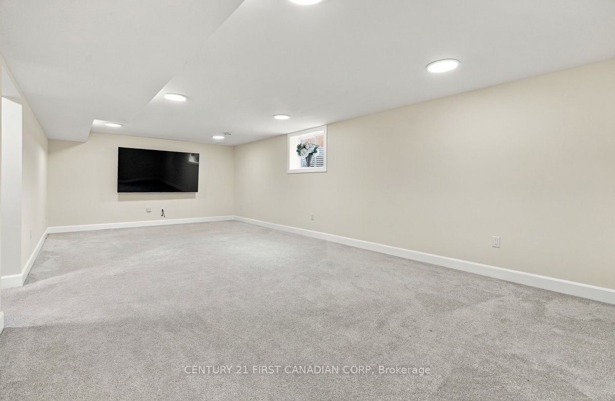 12 Briscoe Crescent Property Photo 30