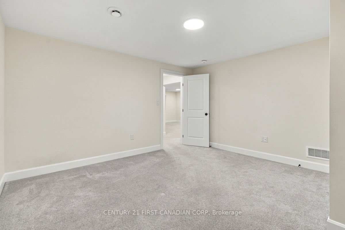 12 Briscoe Crescent Property Photo 34