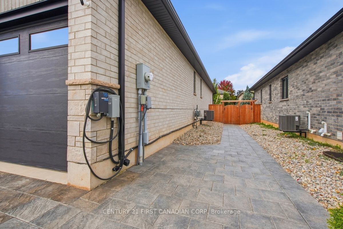 12 Briscoe Crescent Property Photo 48