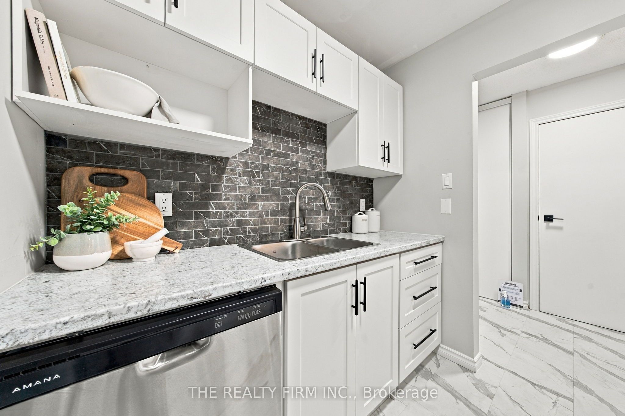 144 Conway Drive 58 Property Photo 5