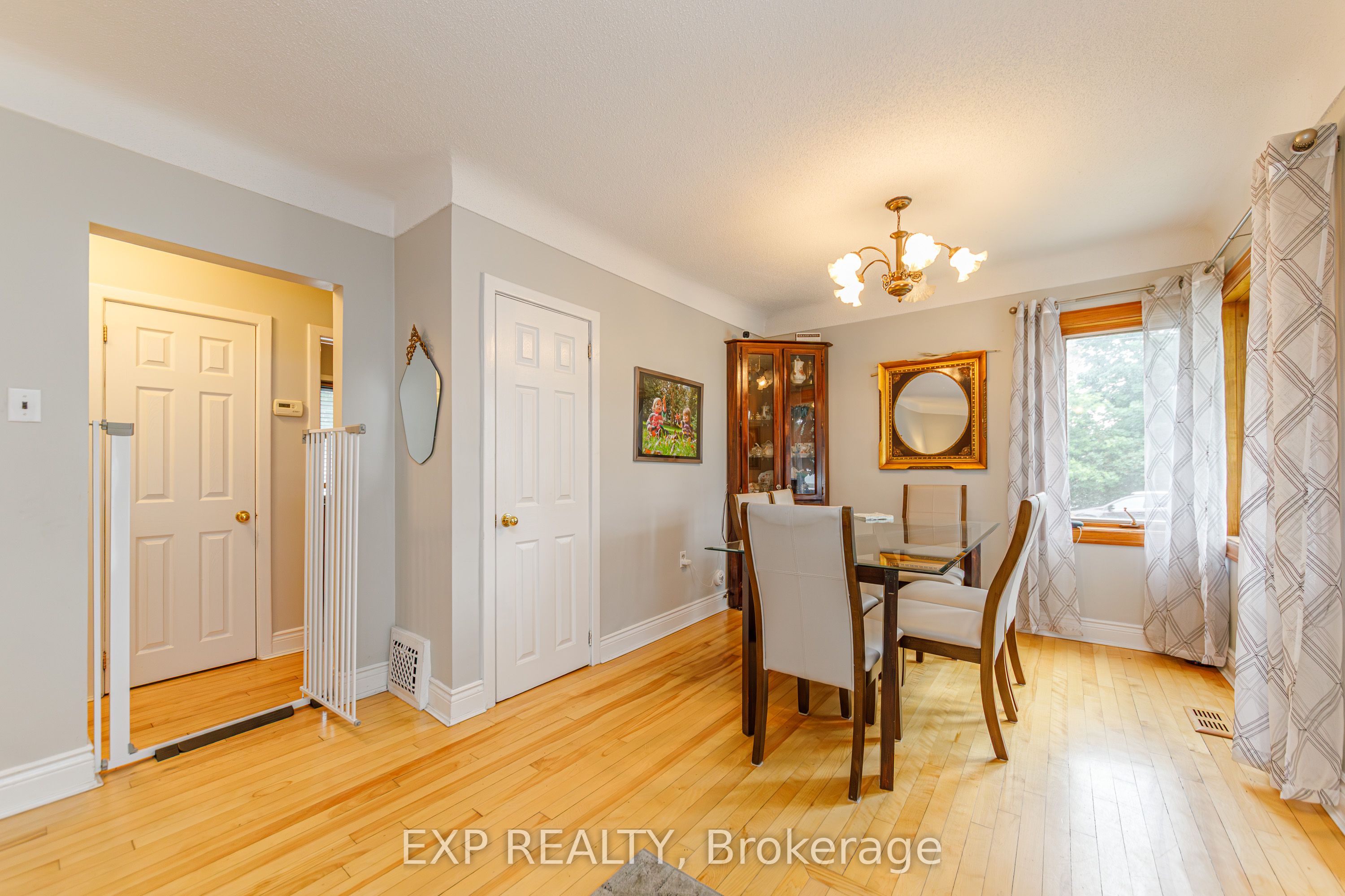 1357 Thames Street Property Photo 5