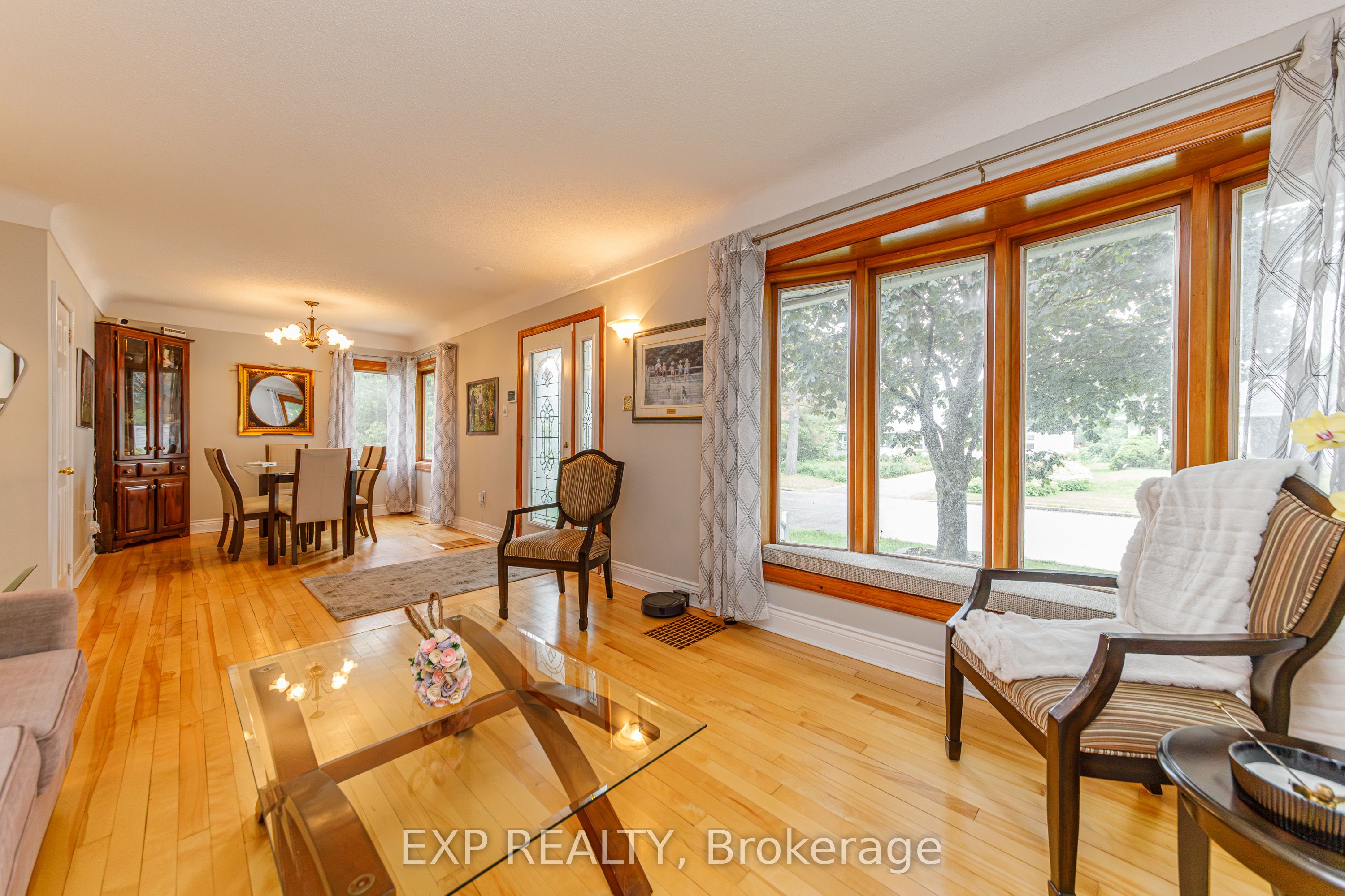 1357 Thames Street Property Photo 6
