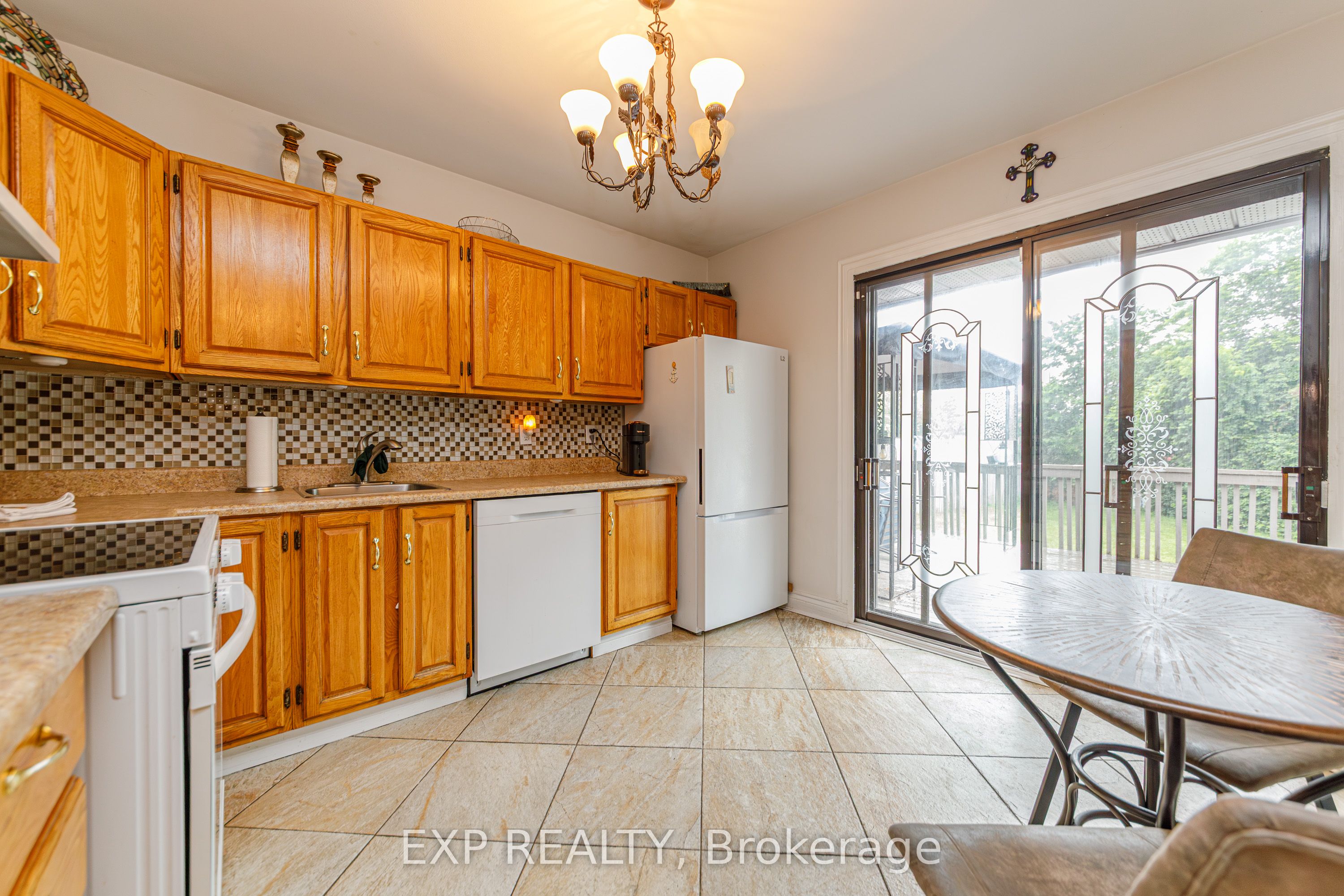 1357 Thames Street Property Photo 14