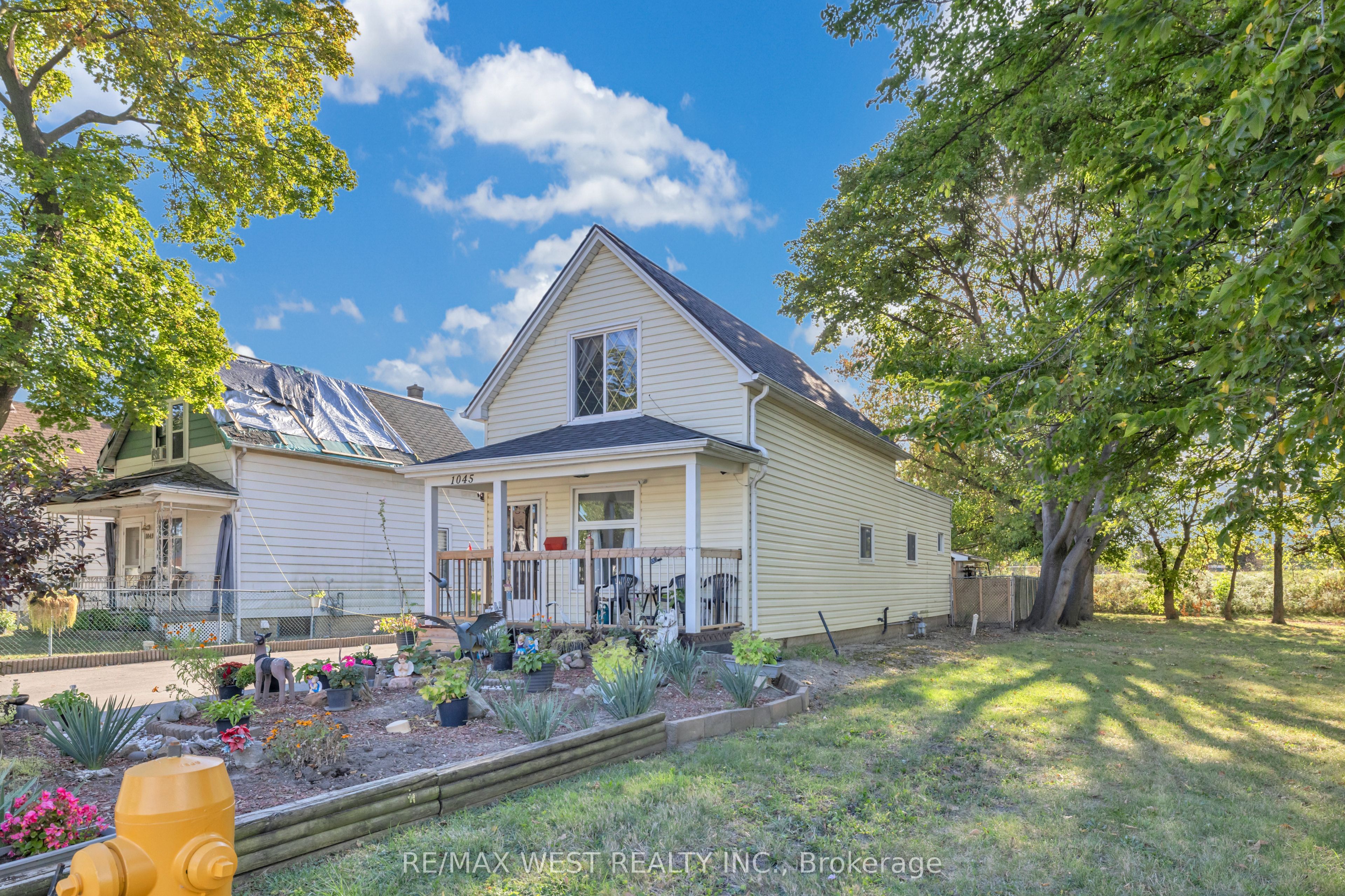 1045 Wellington Avenue Property Photo 4