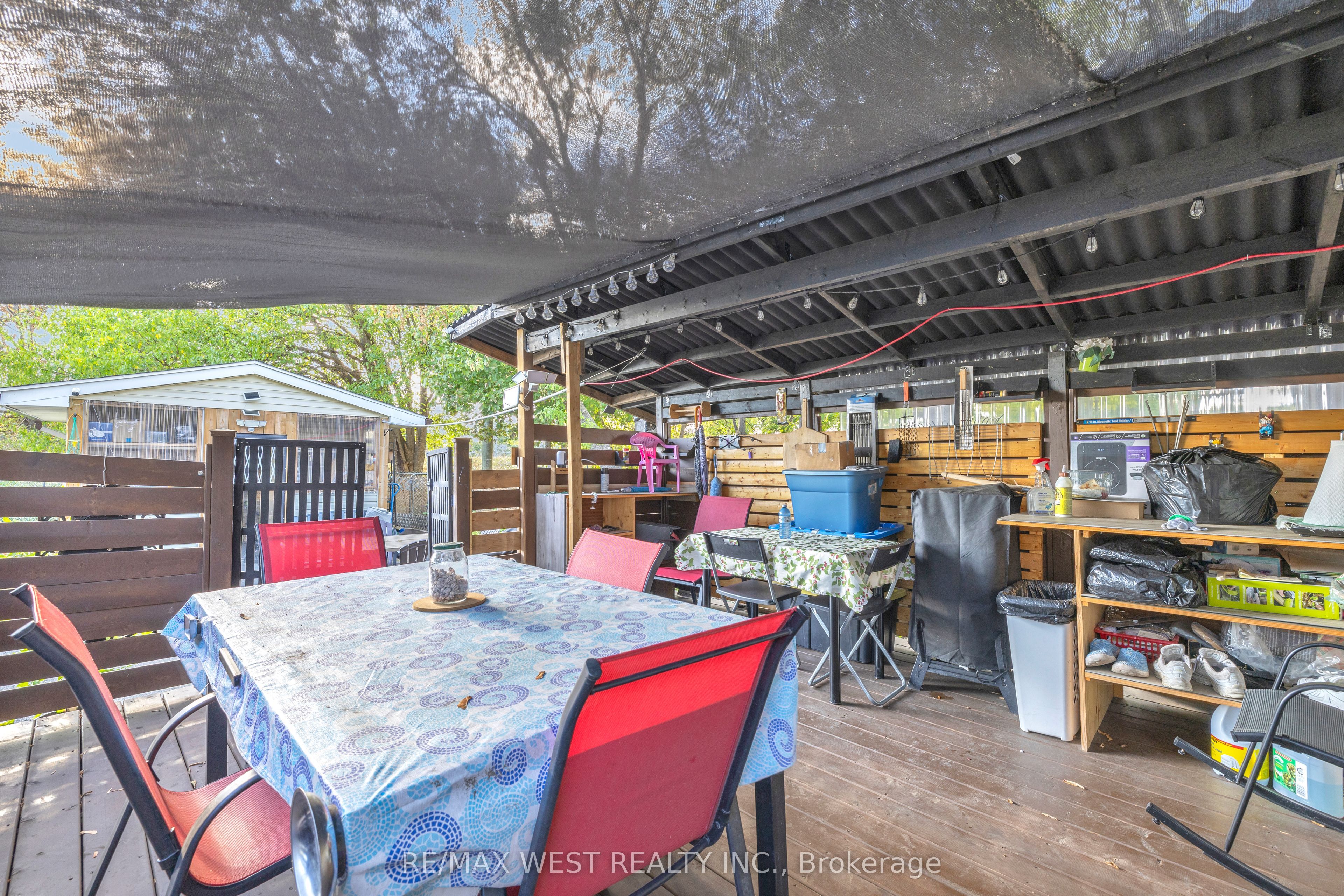 1045 Wellington Avenue Property Photo 24
