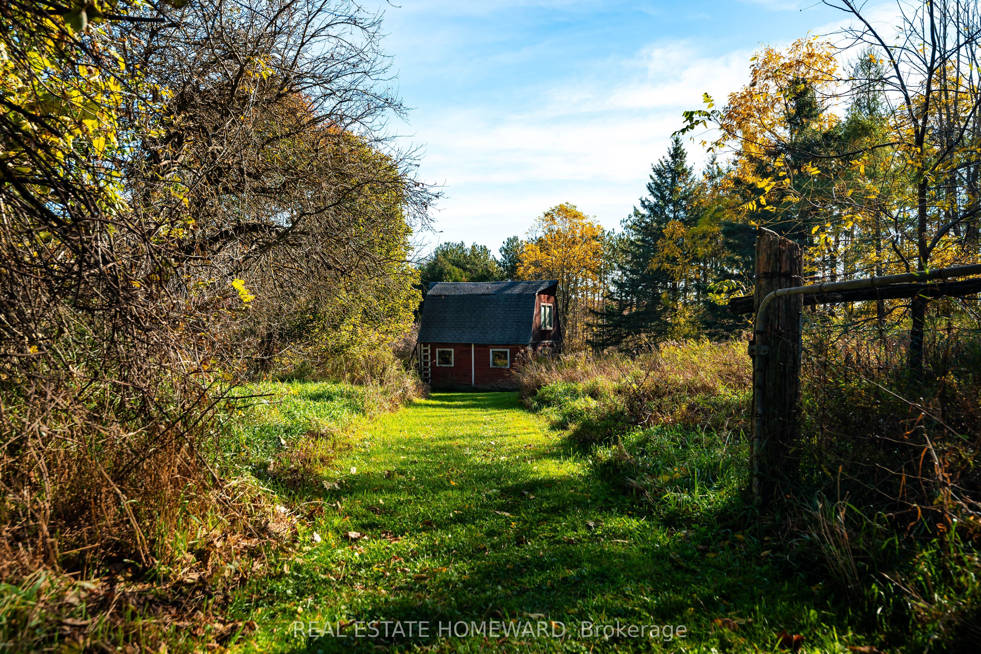 595343 Blindline Road Property Photo 3
