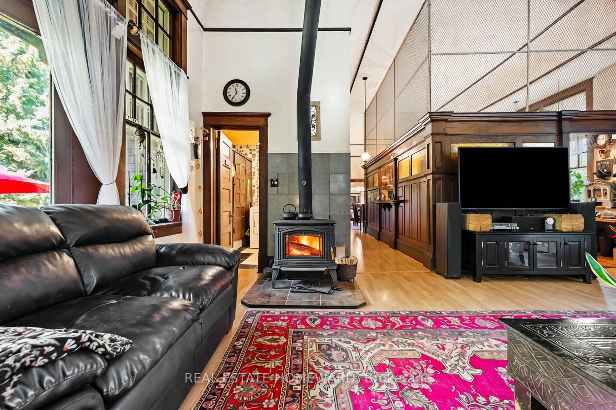 595343 Blindline Road Property Photo 17