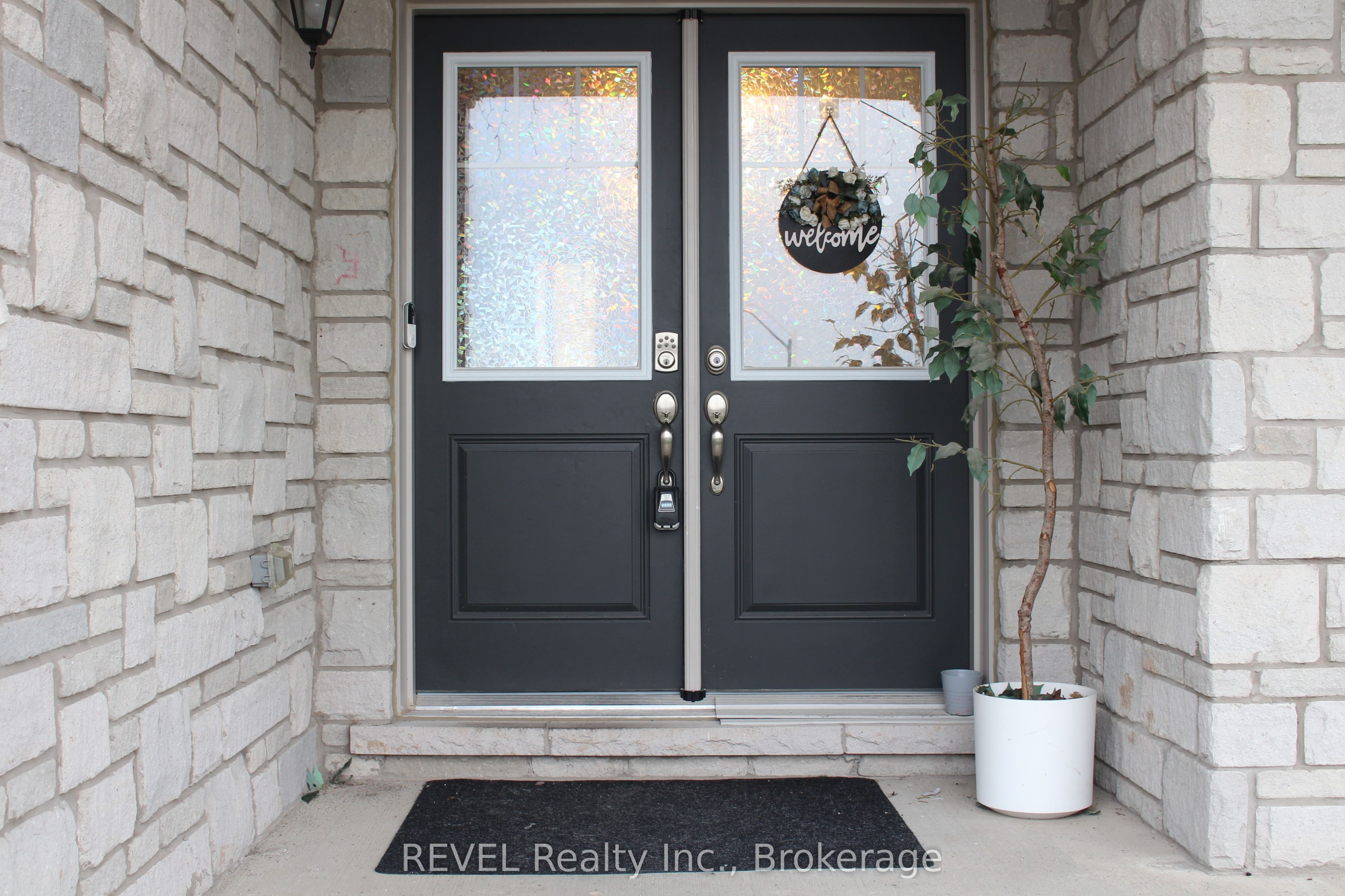 58 Oriole Crescent Property Photo 3