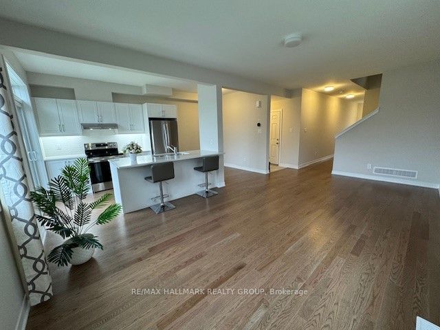 521 Galanthus Walk Property Photo 5