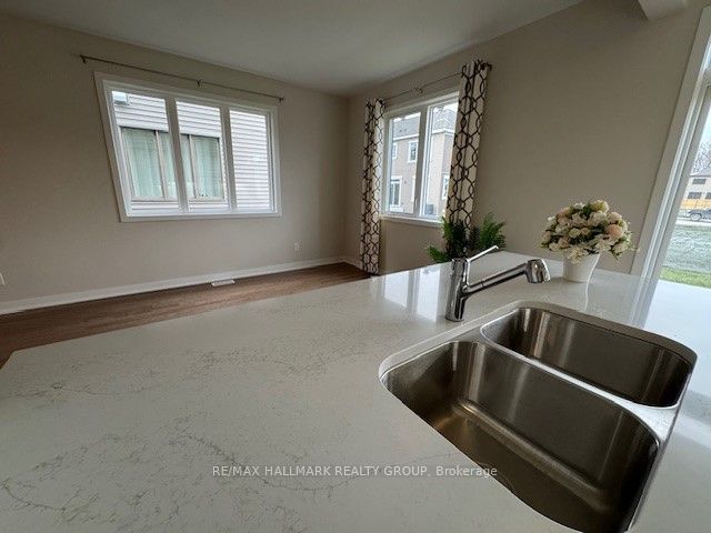 521 Galanthus Walk Property Photo 8