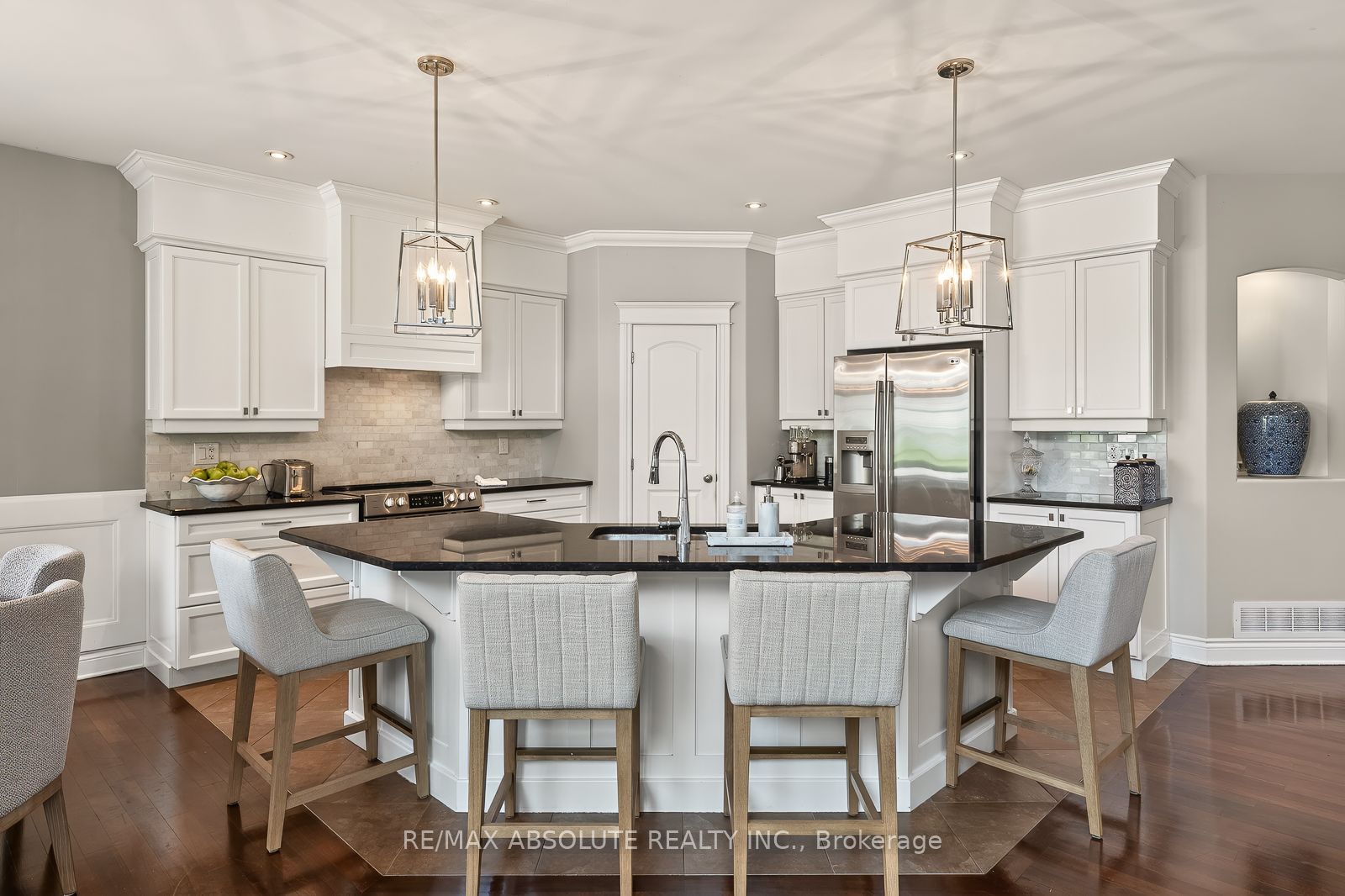 414 Landswood Way Property Photo 10