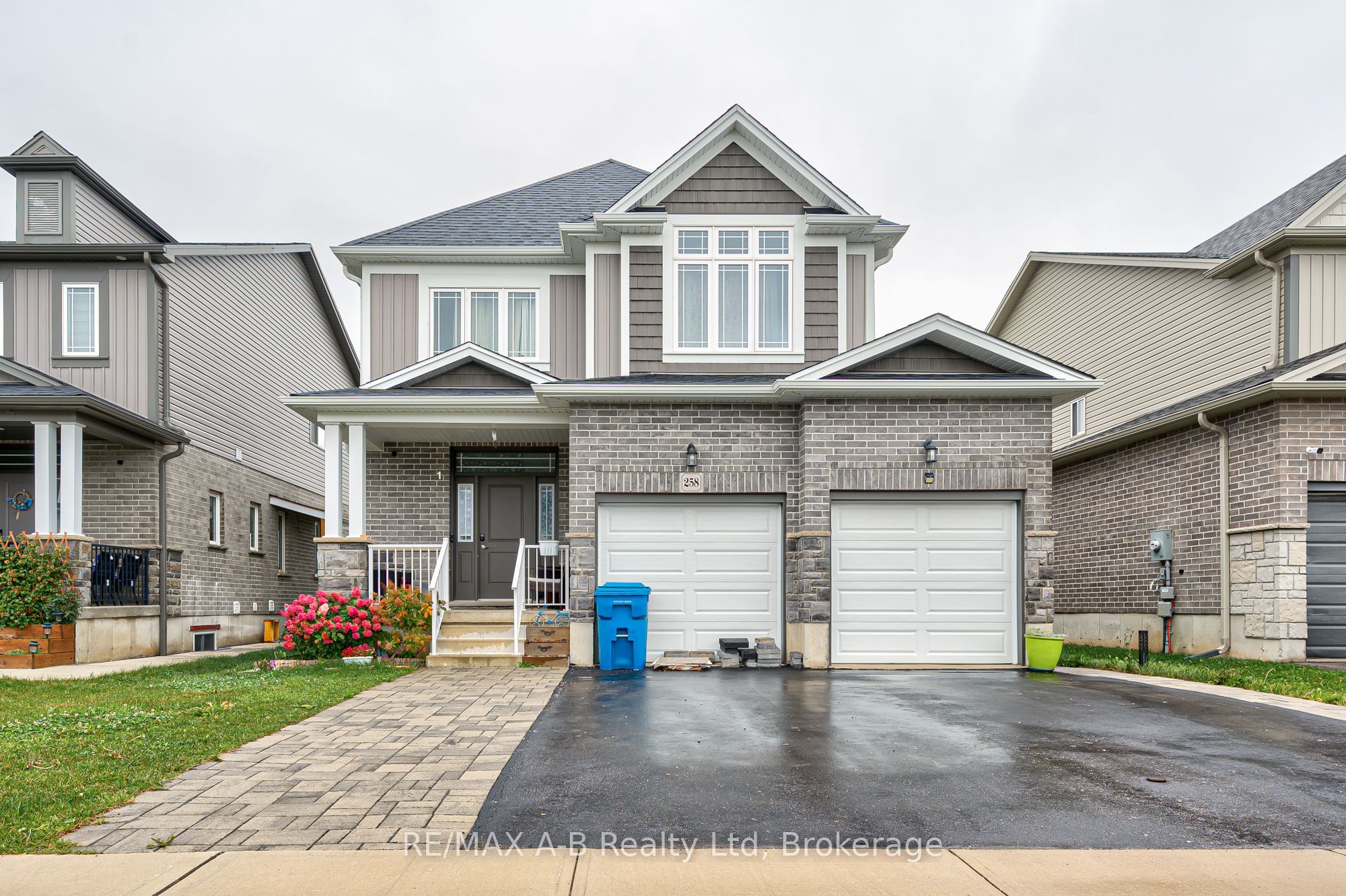 258 Bradshaw Drive Property Photo 1