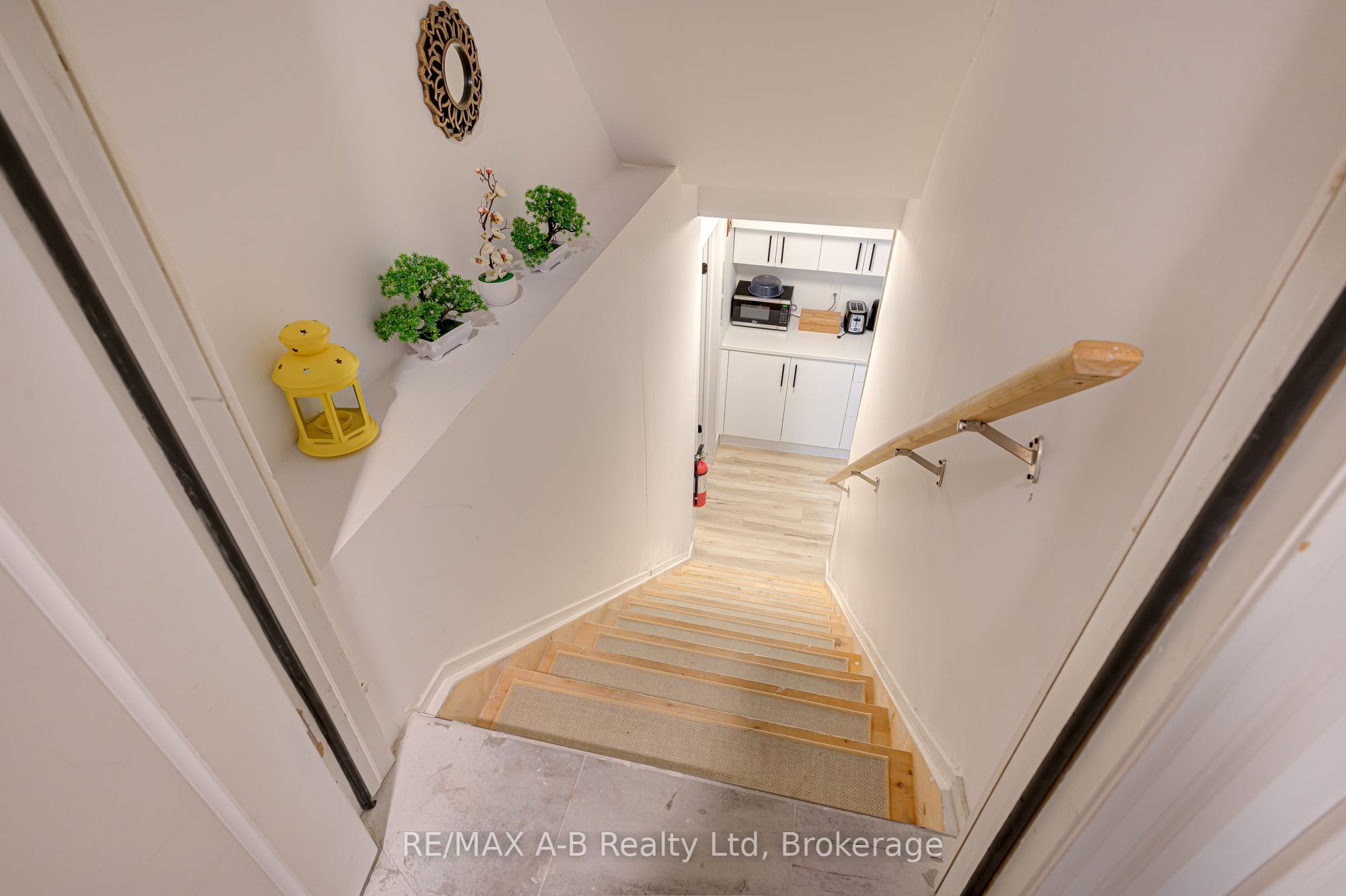 258 Bradshaw Drive Property Photo 3