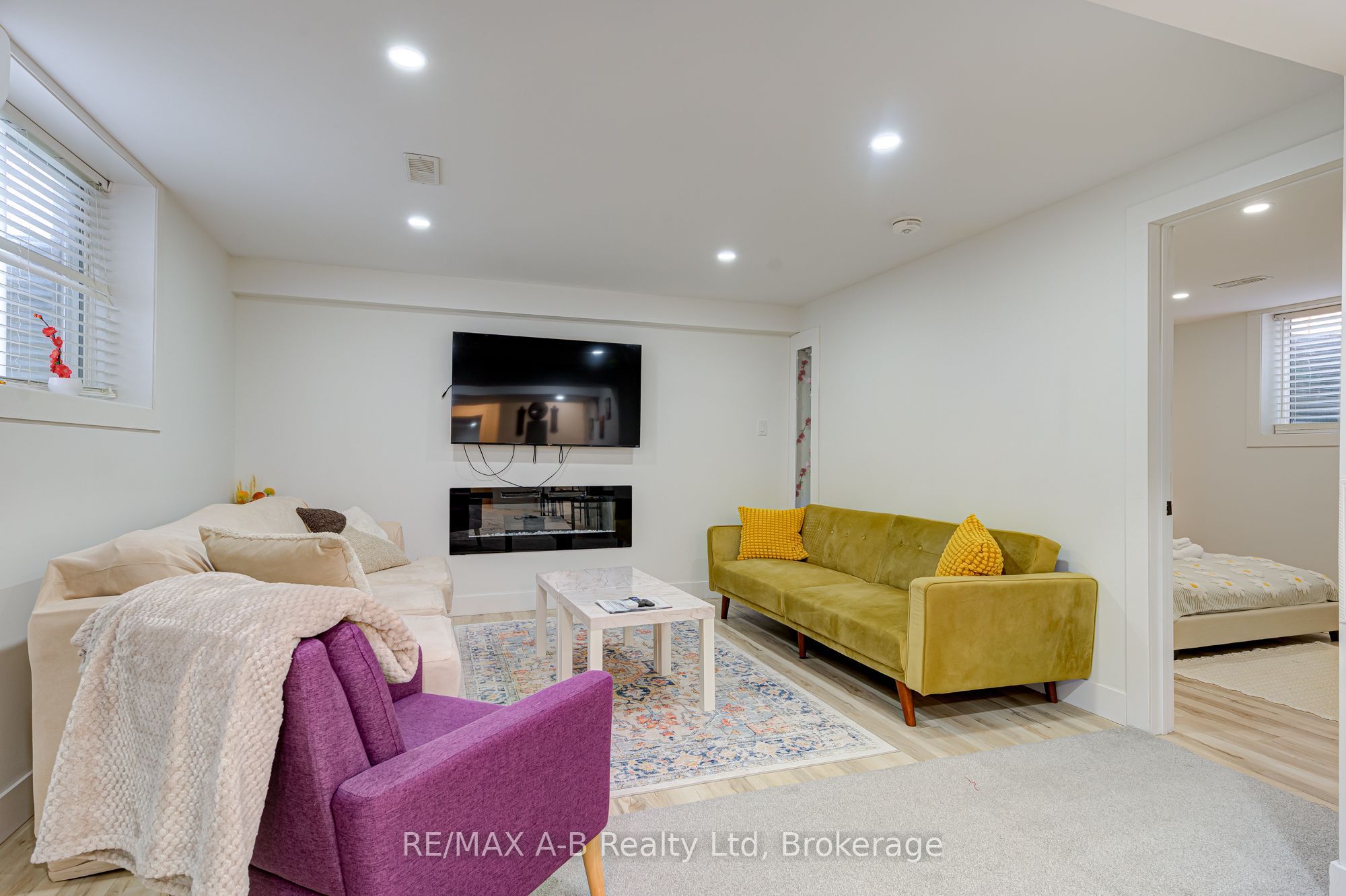 258 Bradshaw Drive Property Photo 6