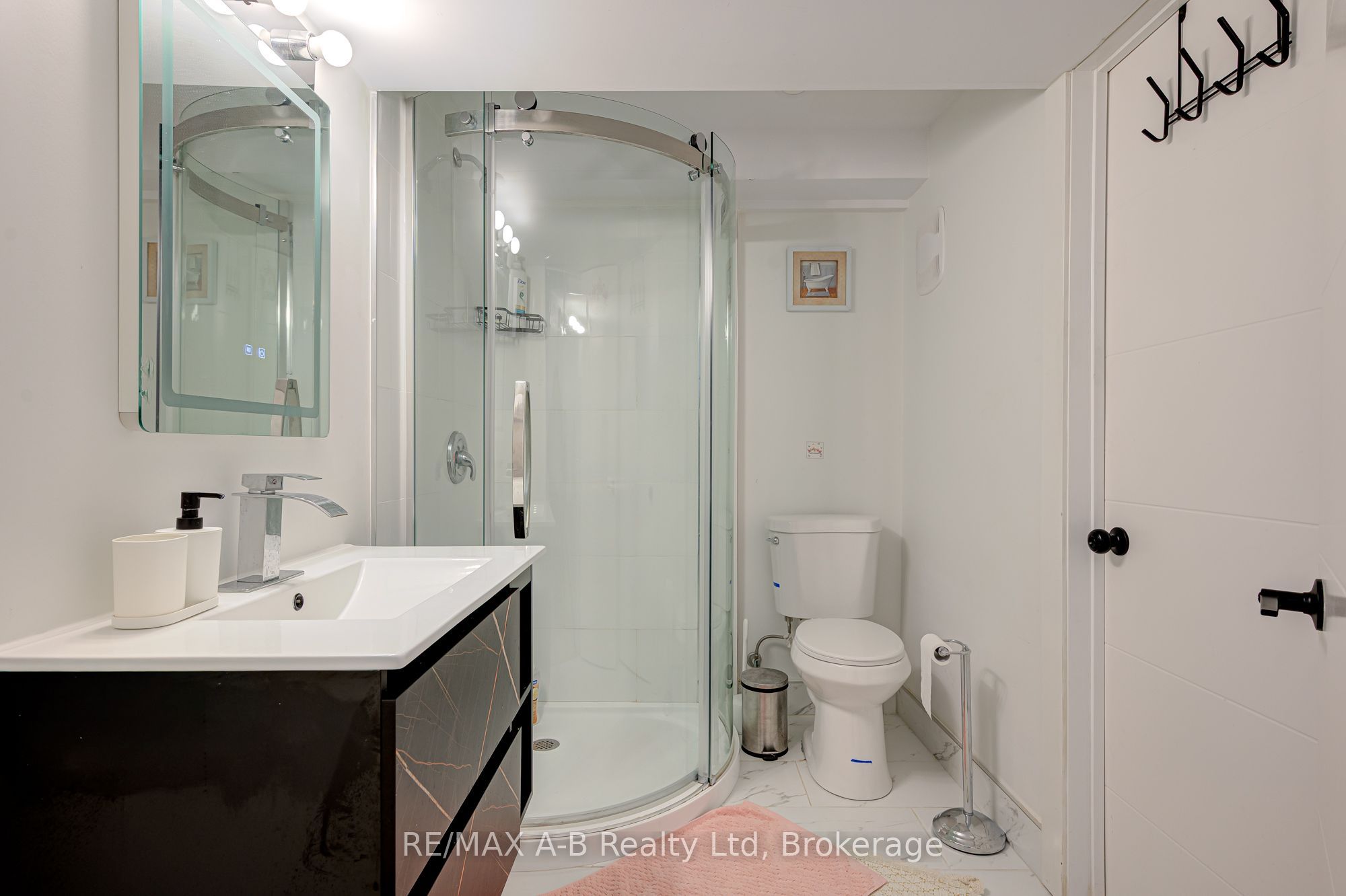 258 Bradshaw Drive Property Photo 9
