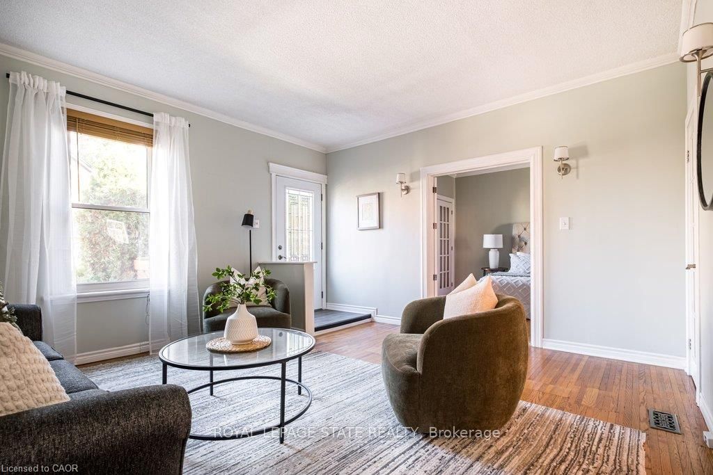 303 Charlton Avenue W Property Photo 6