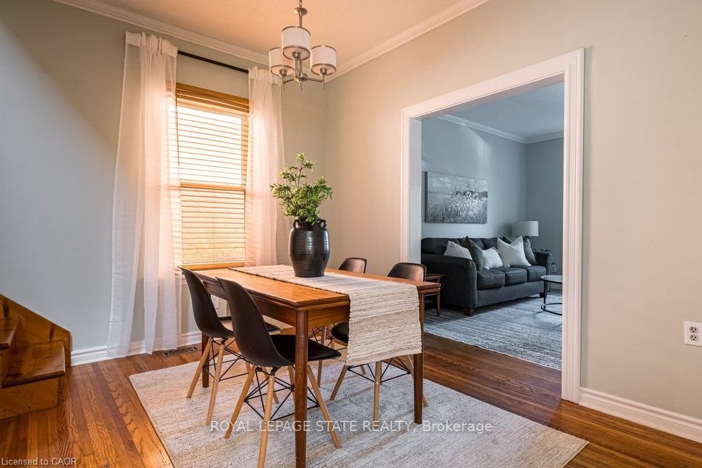 303 Charlton Avenue W Property Photo 17