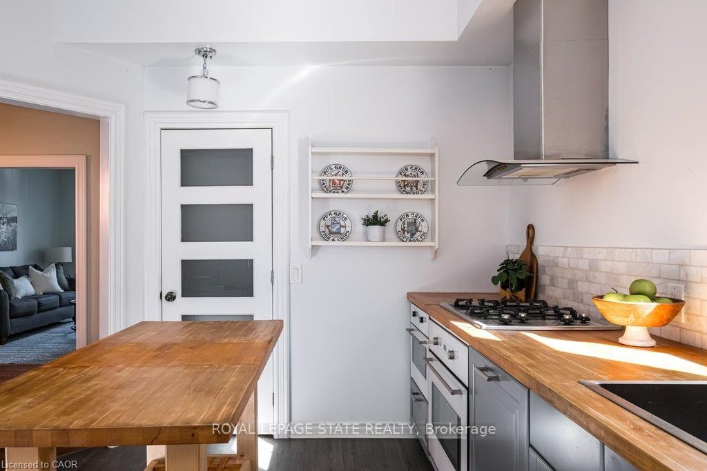 303 Charlton Avenue W Property Photo 26