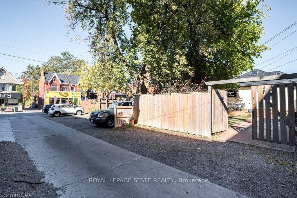 303 Charlton Avenue W Property Photo 41