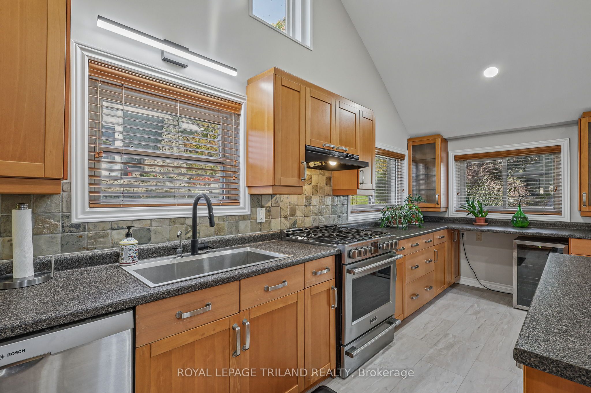 3137 Hale Street Property Photo 4