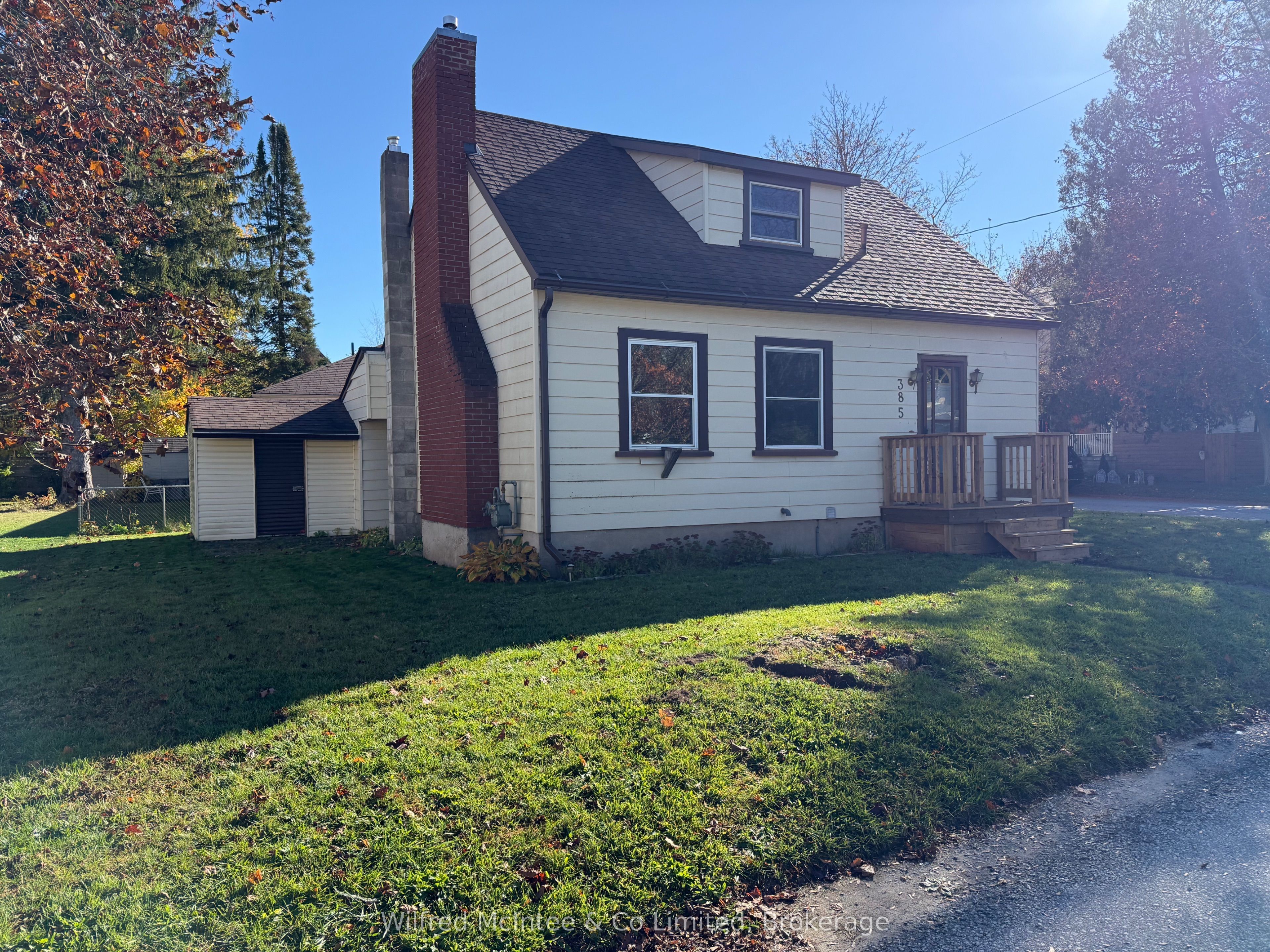 385 6th Avenue Property Photo 1