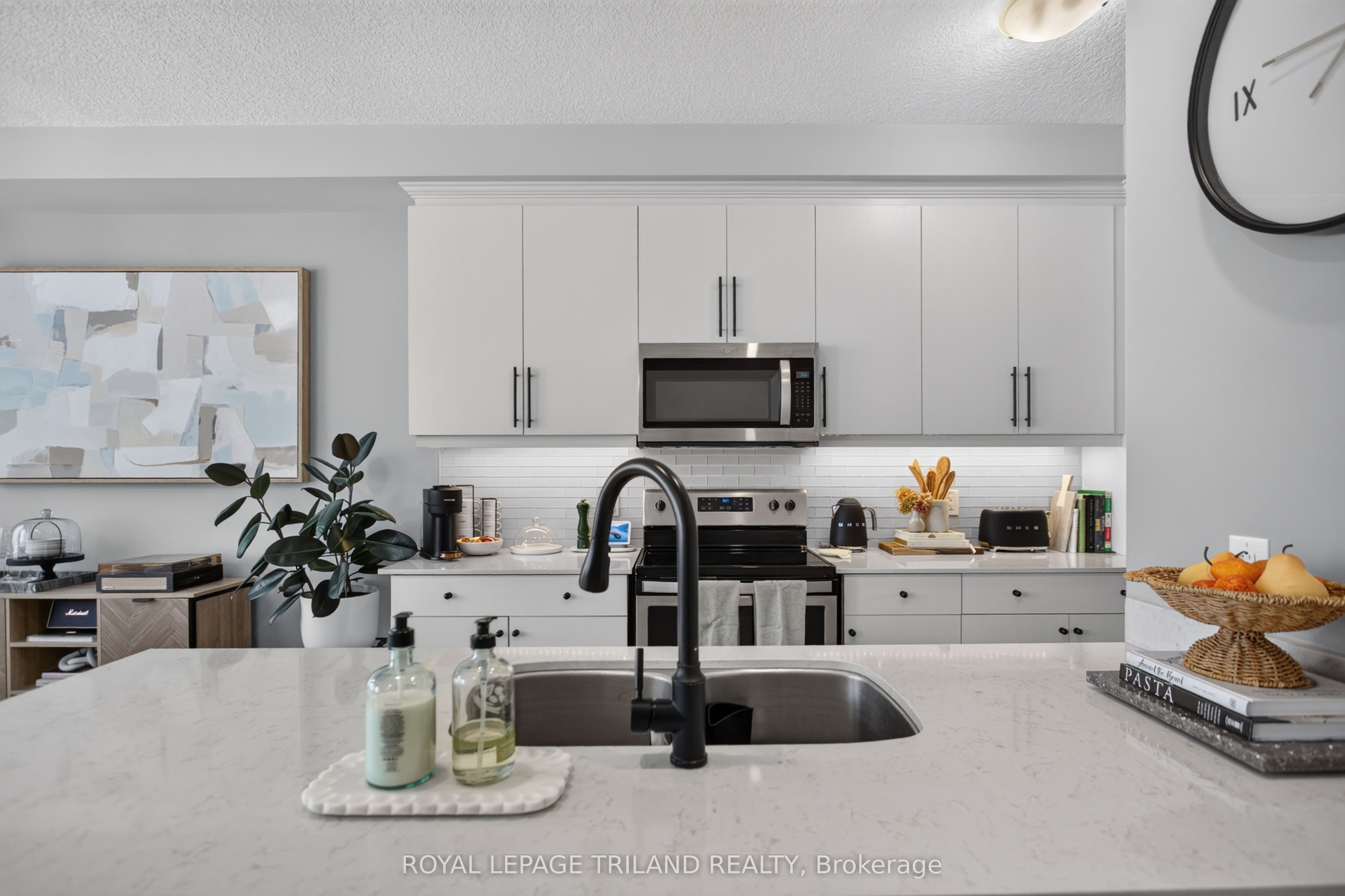 2070 Meadowgate Boulevard 102 Property Photo 8