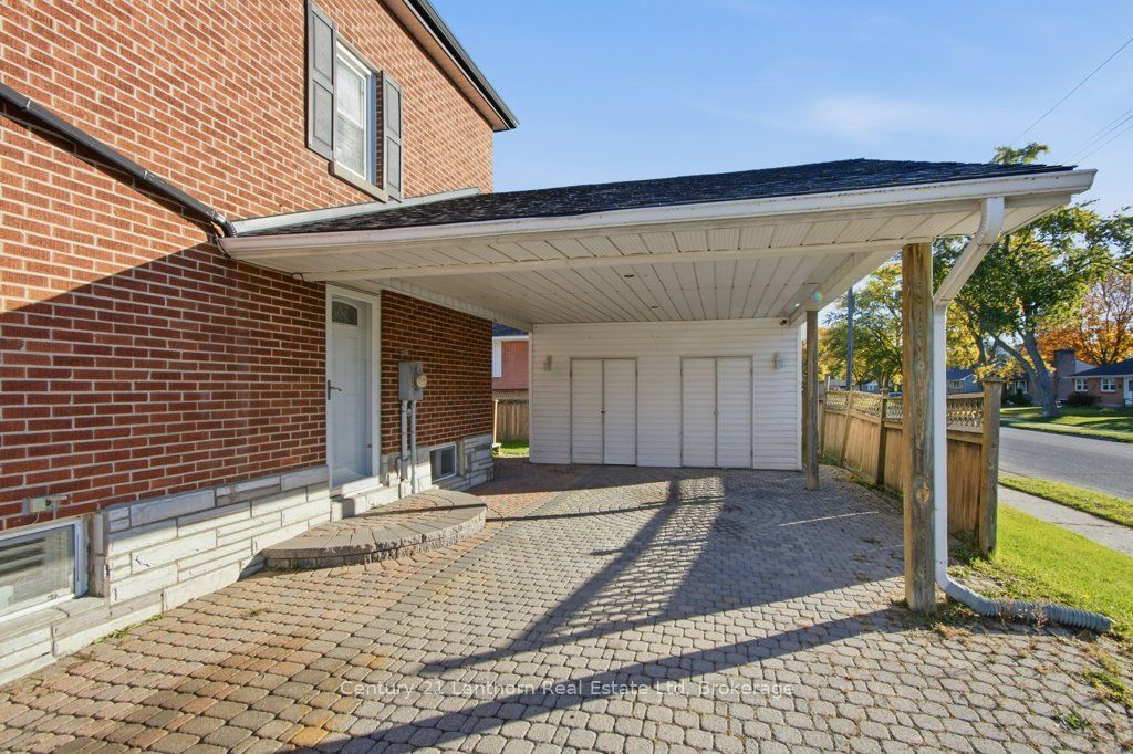 1 Clarke Boulevard Property Photo 5