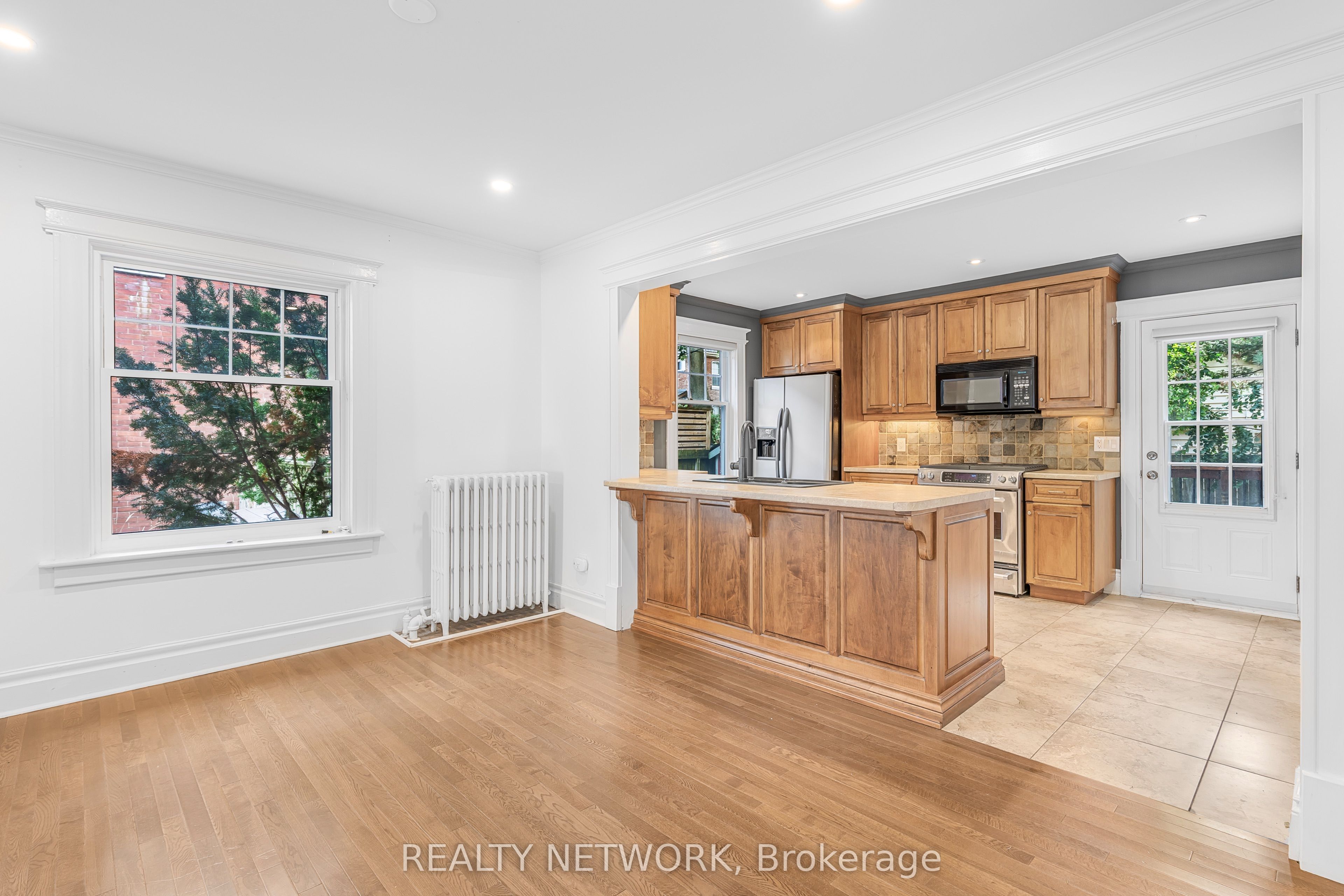 17 Gerrard Street Property Photo 9