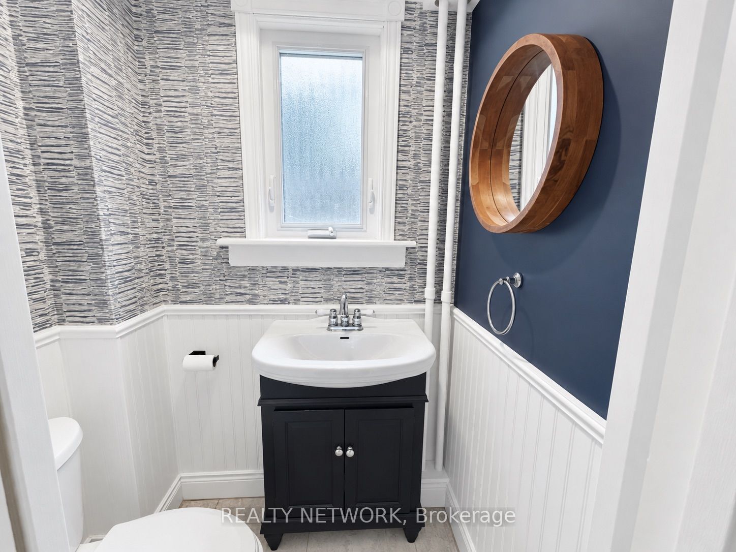 17 Gerrard Street Property Photo 13