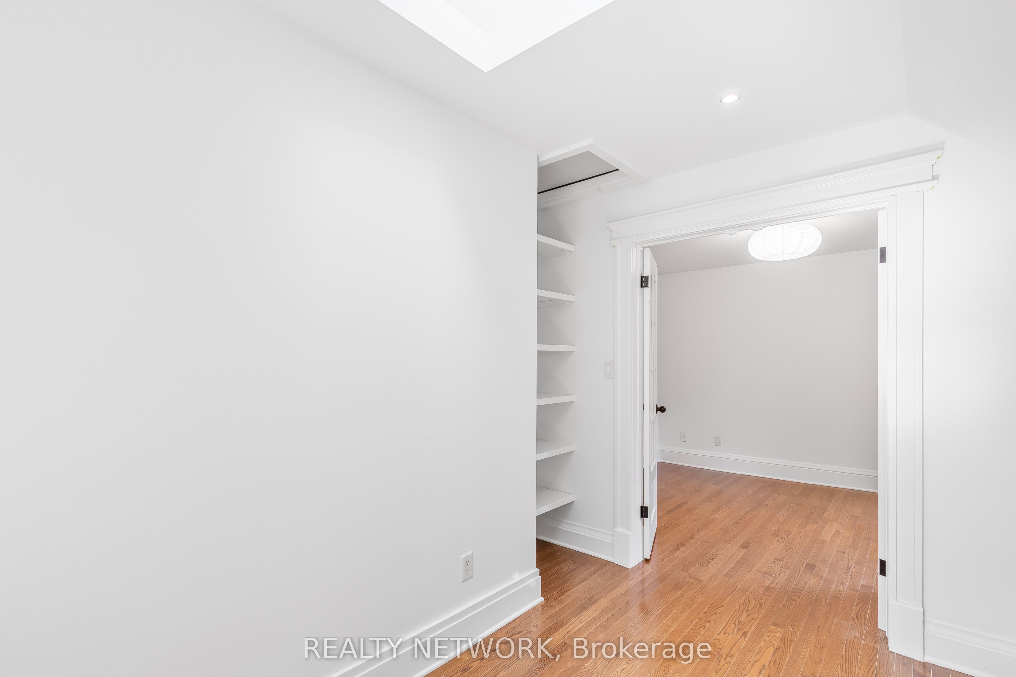 17 Gerrard Street Property Photo 21