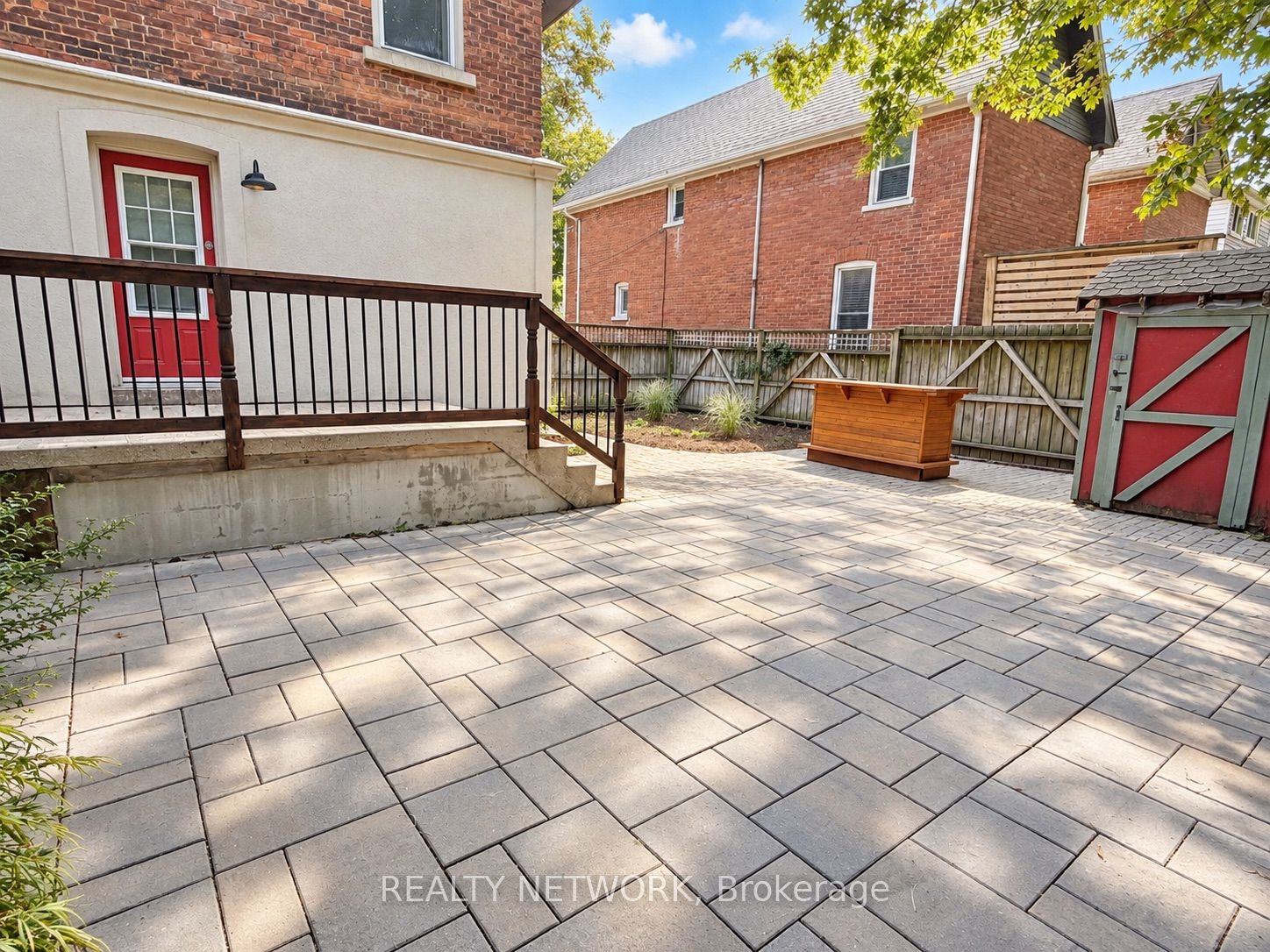 17 Gerrard Street Property Photo 30