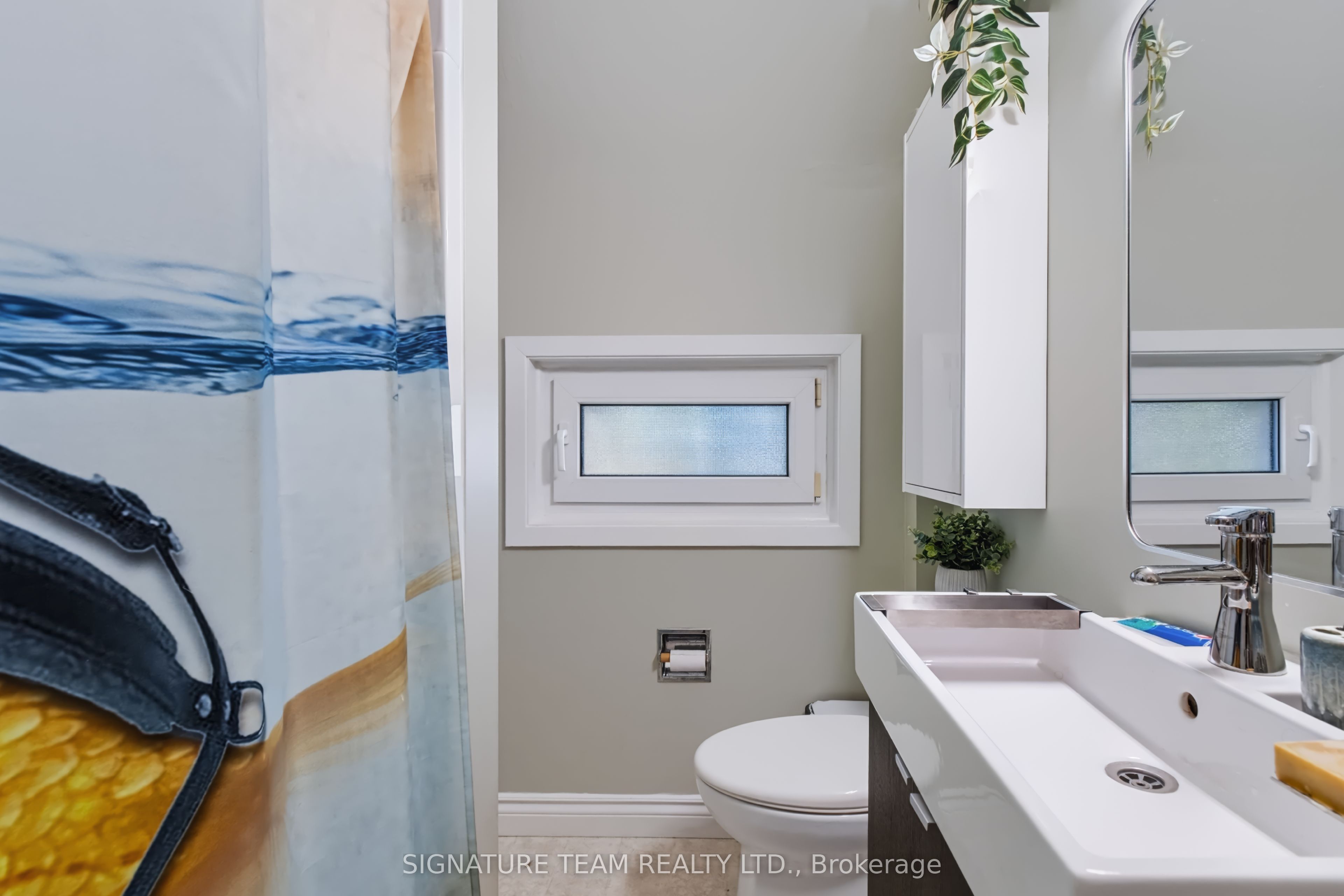 376 Centre Street Property Photo 18