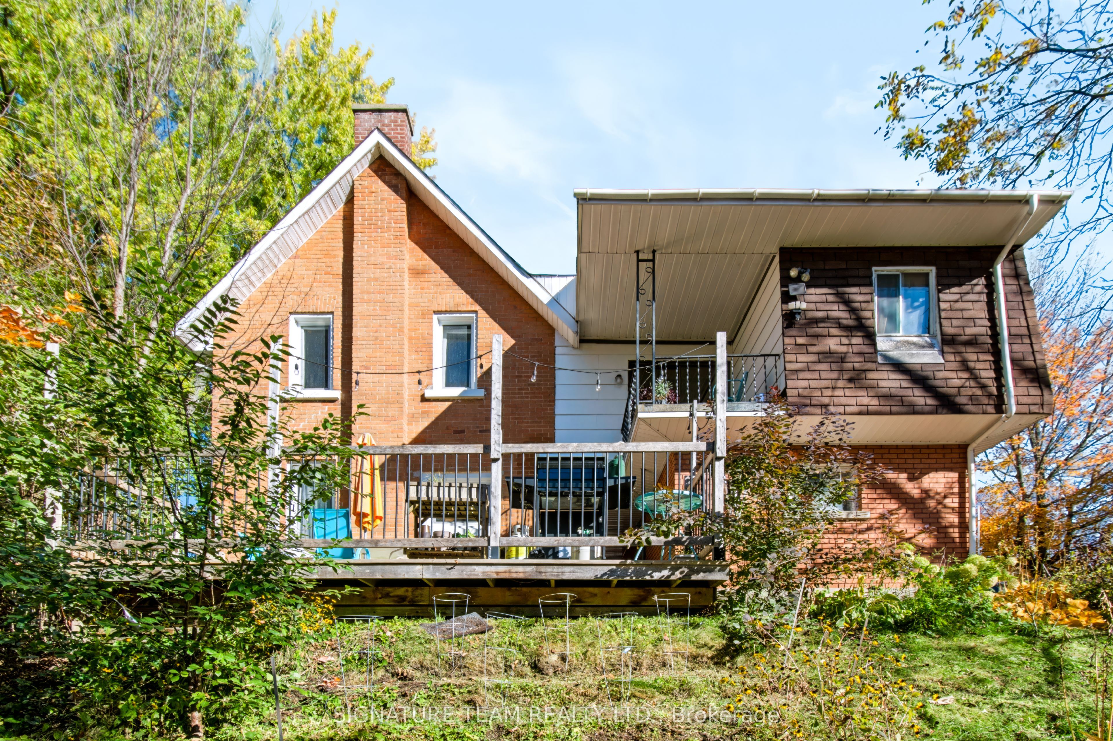 376 Centre Street Property Photo 28