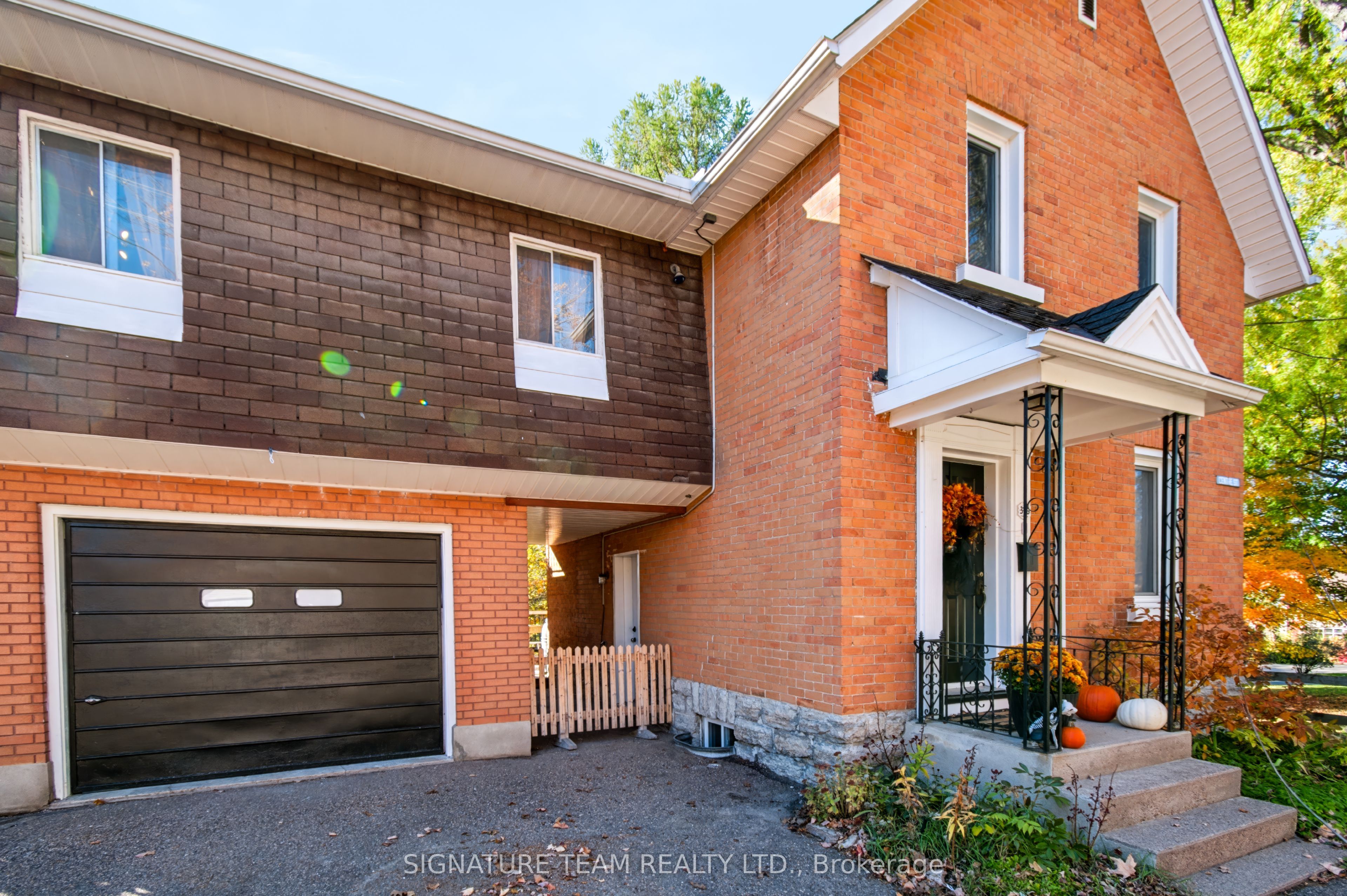 376 Centre Street Property Photo 35