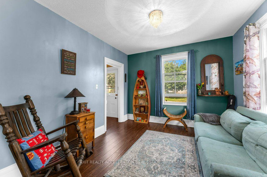 163 Green Street Property Photo 8