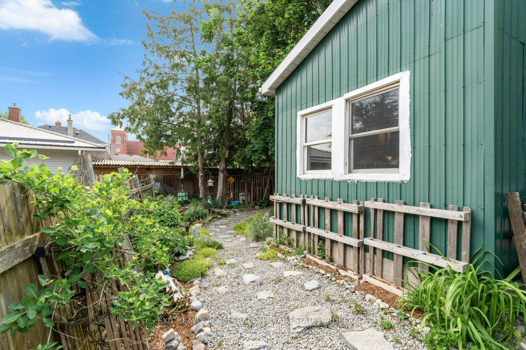 163 Green Street Property Photo 32