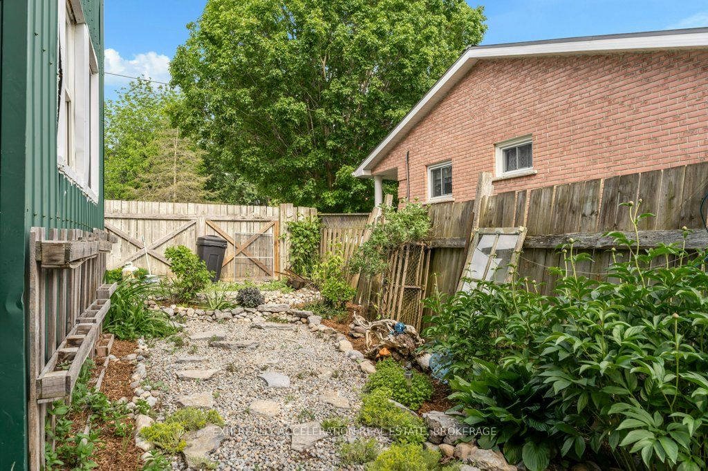 163 Green Street Property Photo 37