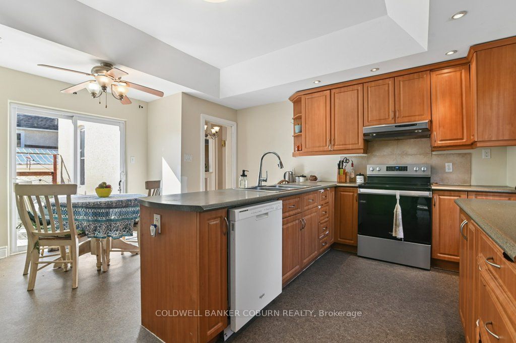 49 Lakeshore Drive Property Photo 15
