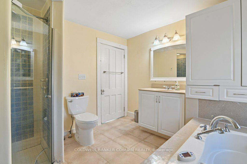 49 Lakeshore Drive Property Photo 28