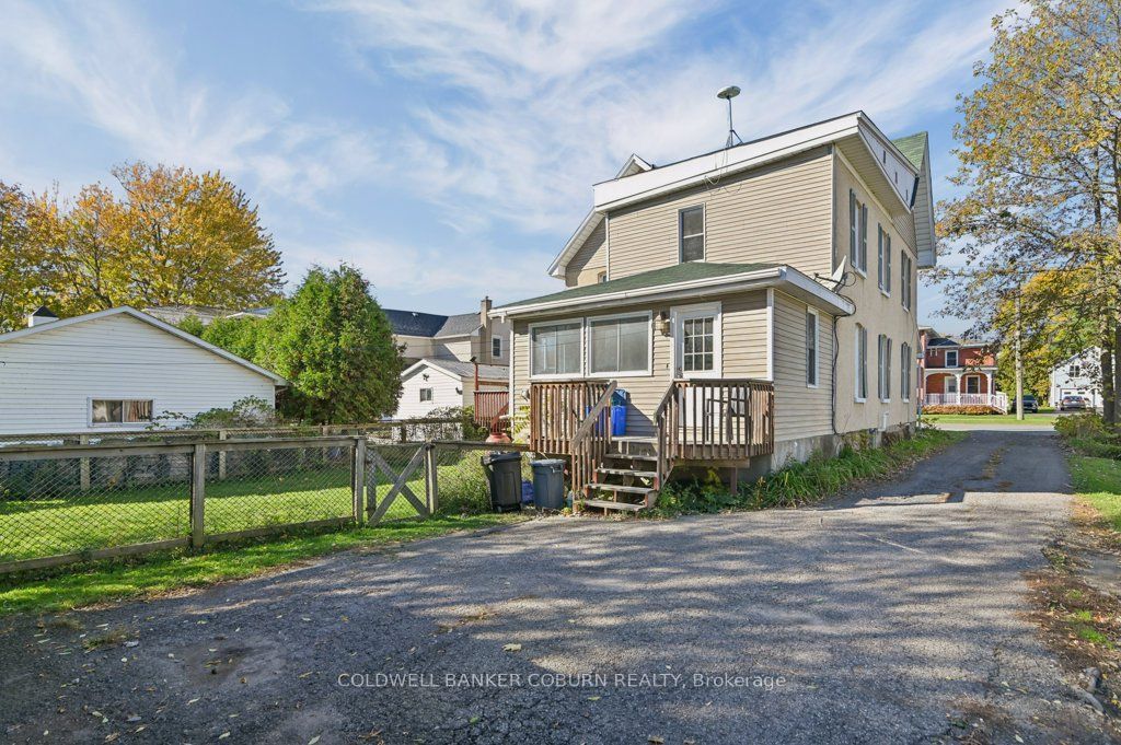 49 Lakeshore Drive Property Photo 37