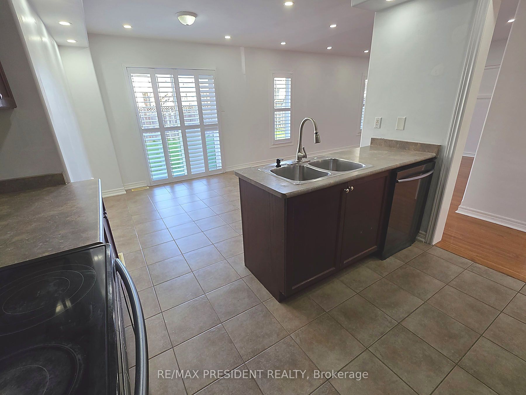 45 Lucas Crescent Property Photo 9