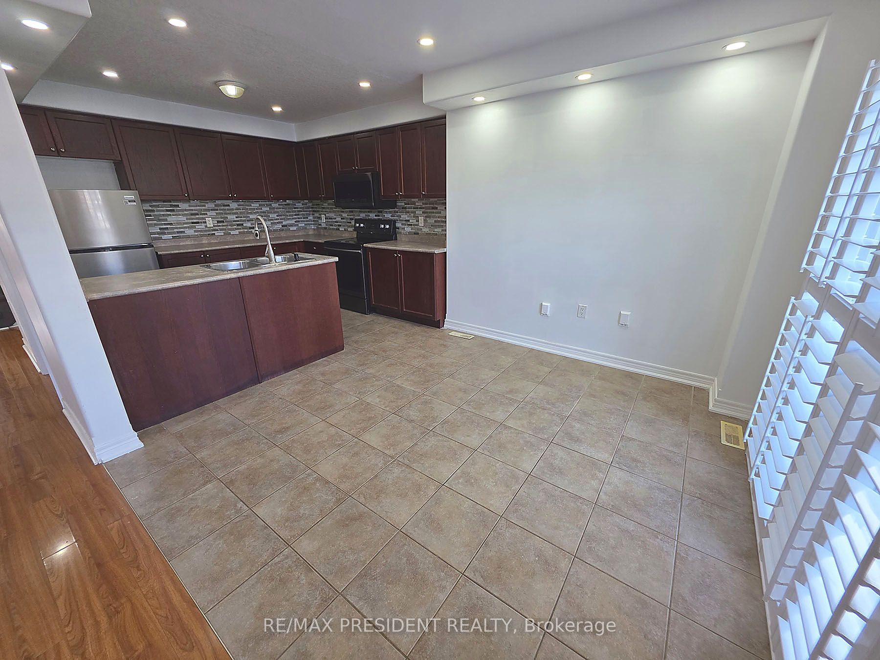 45 Lucas Crescent Property Photo 11