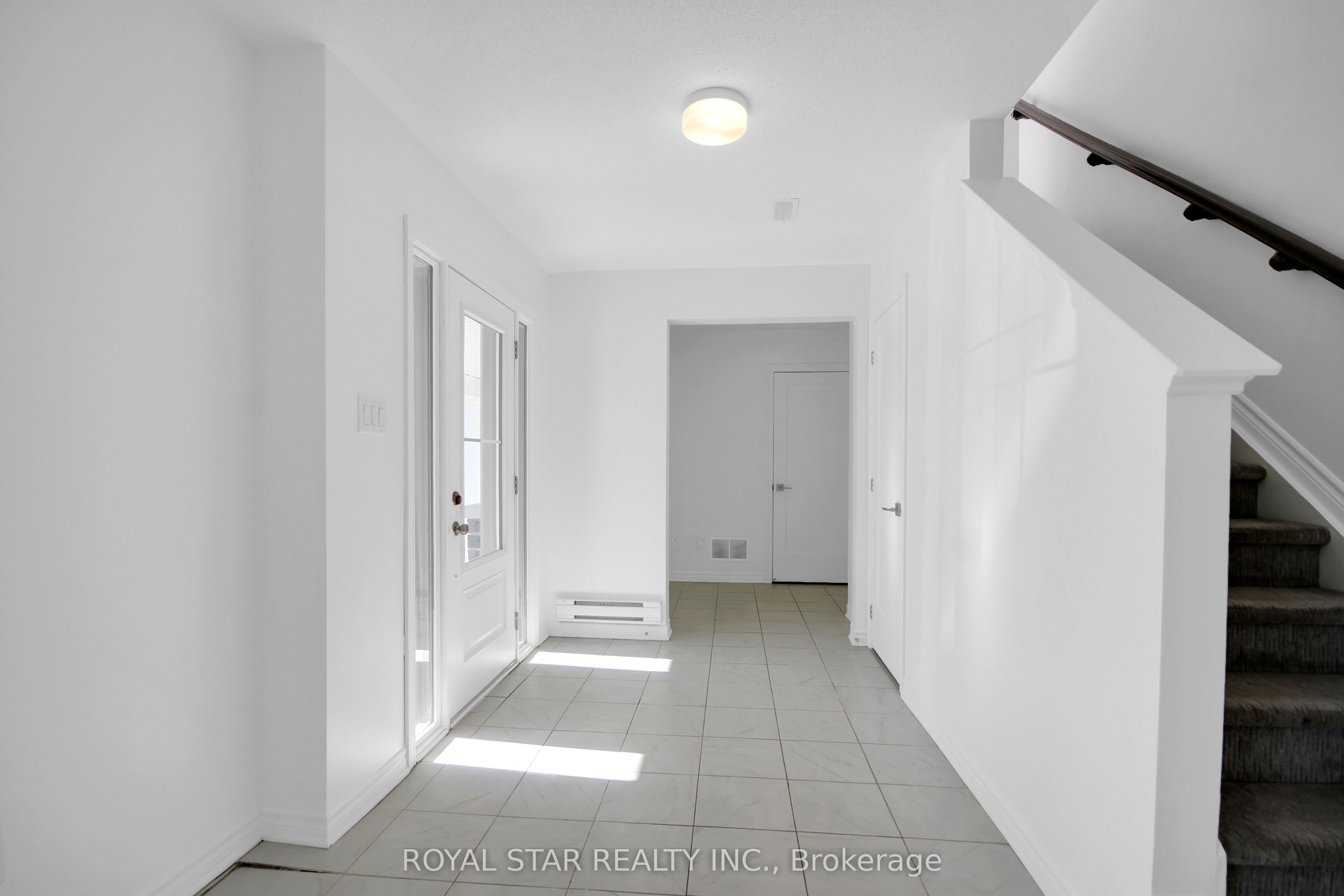 318 Ilmenite Private Property Photo 5