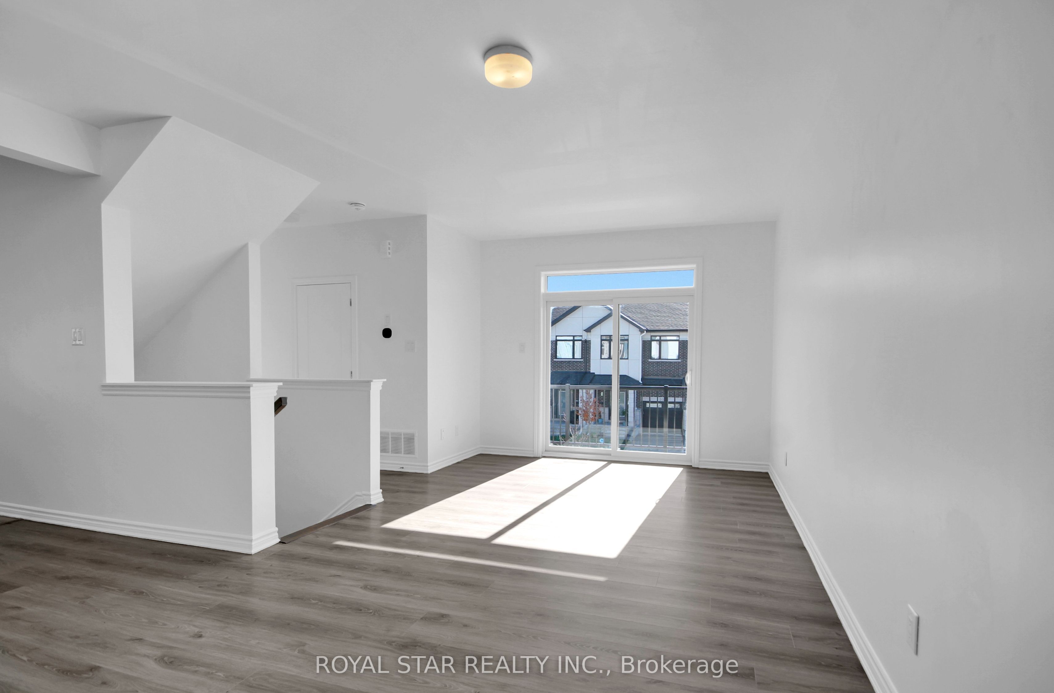 318 Ilmenite Private Property Photo 10