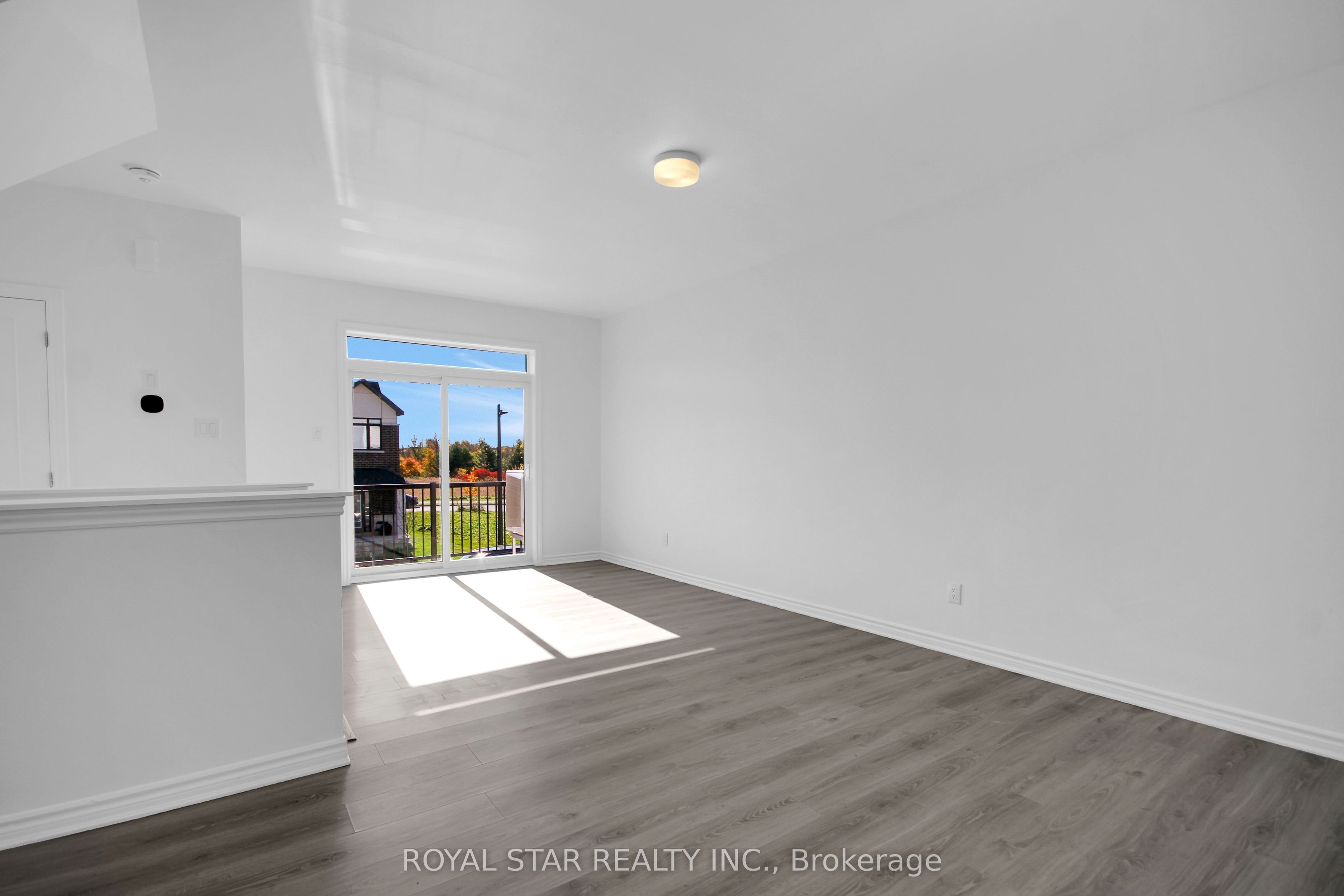 318 Ilmenite Private Property Photo 11