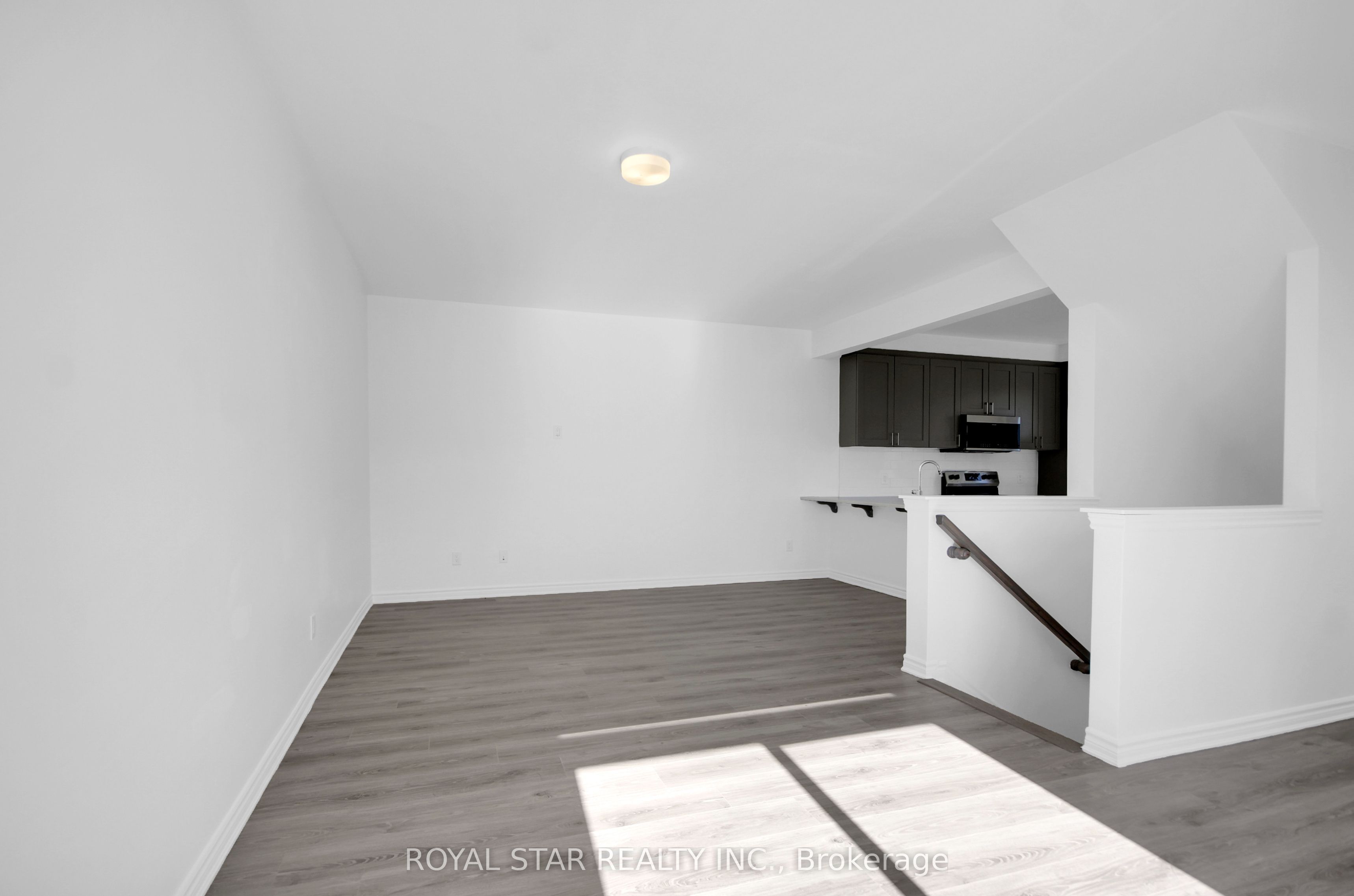 318 Ilmenite Private Property Photo 13